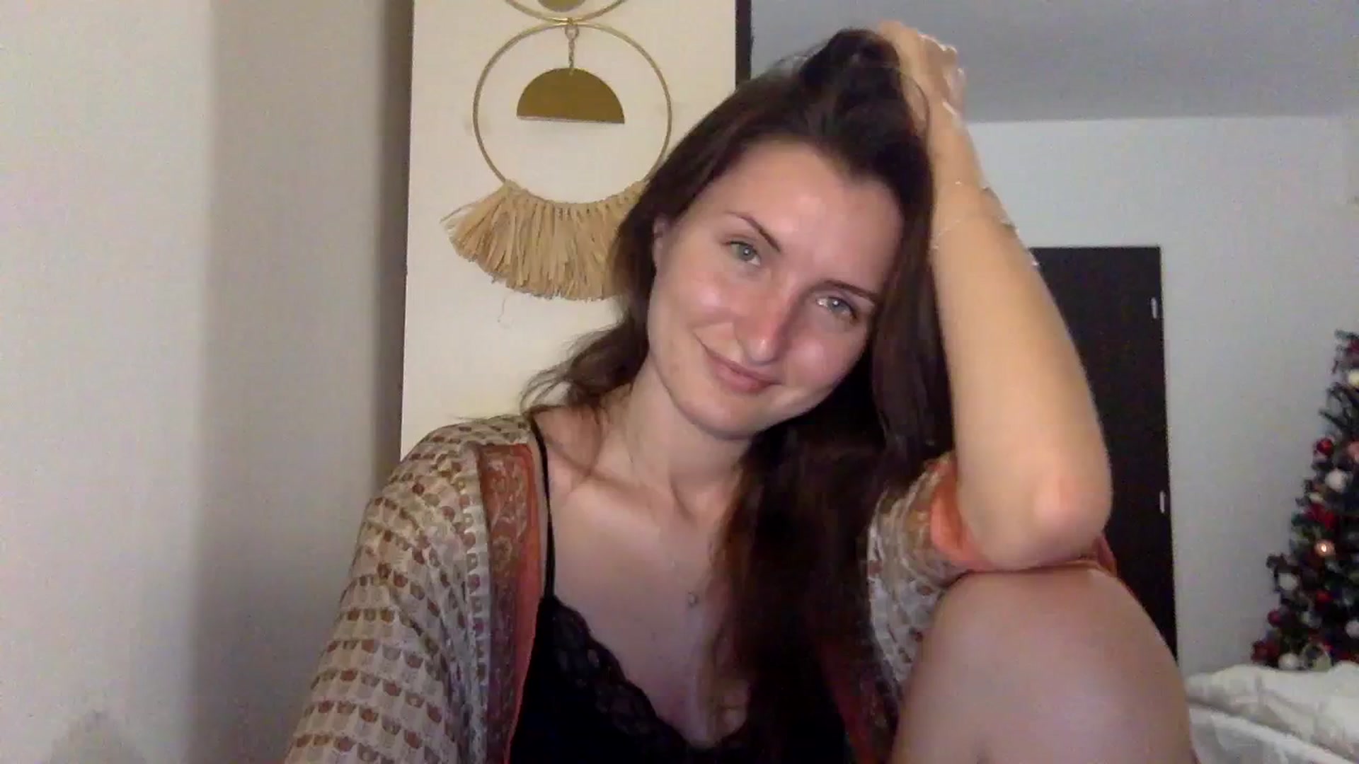 Gallery image thumbnail from EmilyRosier's myfreecams stream on, 11/28/2023, 22:21 image 1 of 20