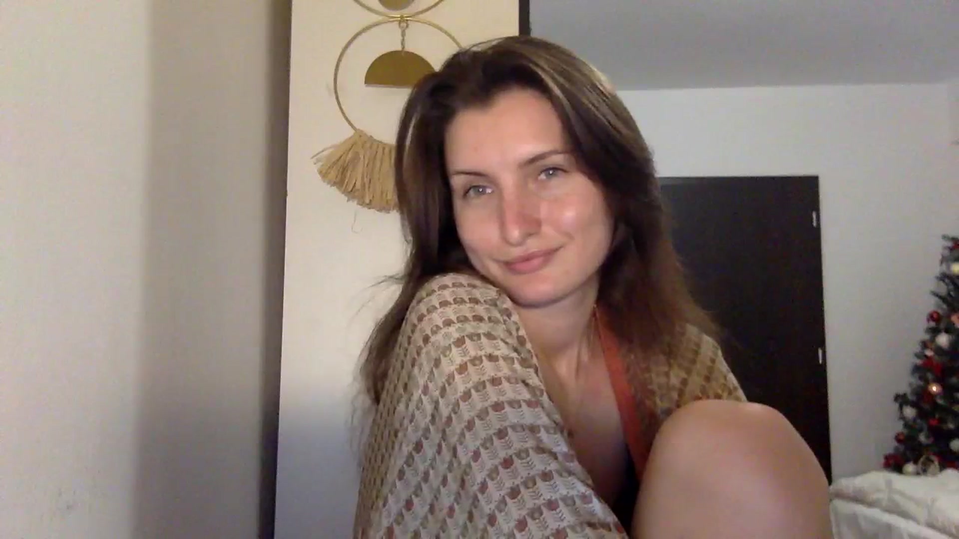Gallery image thumbnail from EmilyRosier's myfreecams stream on, 11/28/2023, 22:21 image 15 of 20