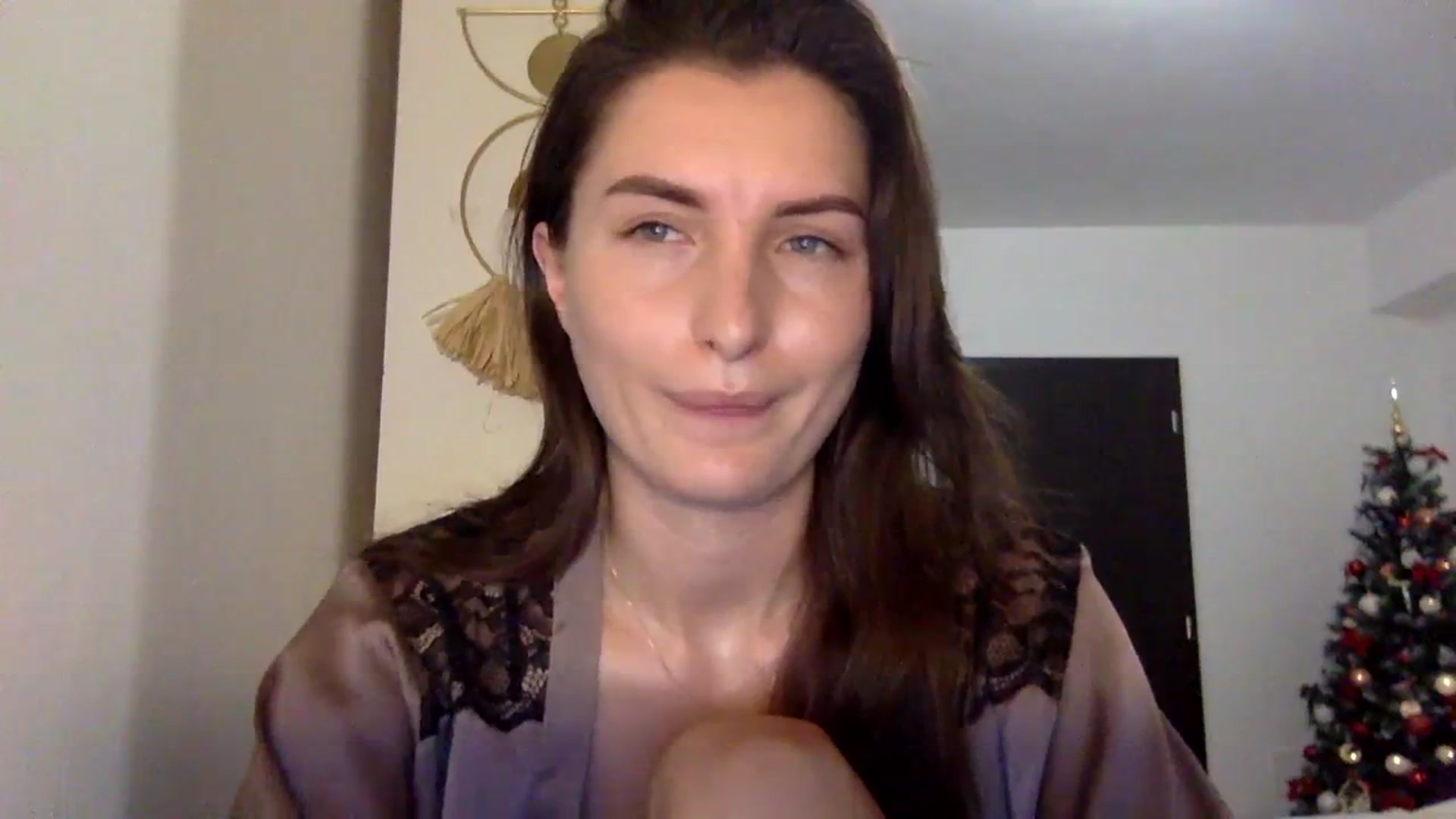Gallery image thumbnail from EmilyRosier's myfreecams stream on, 12/01/2023, 21:10 image 3 of 20