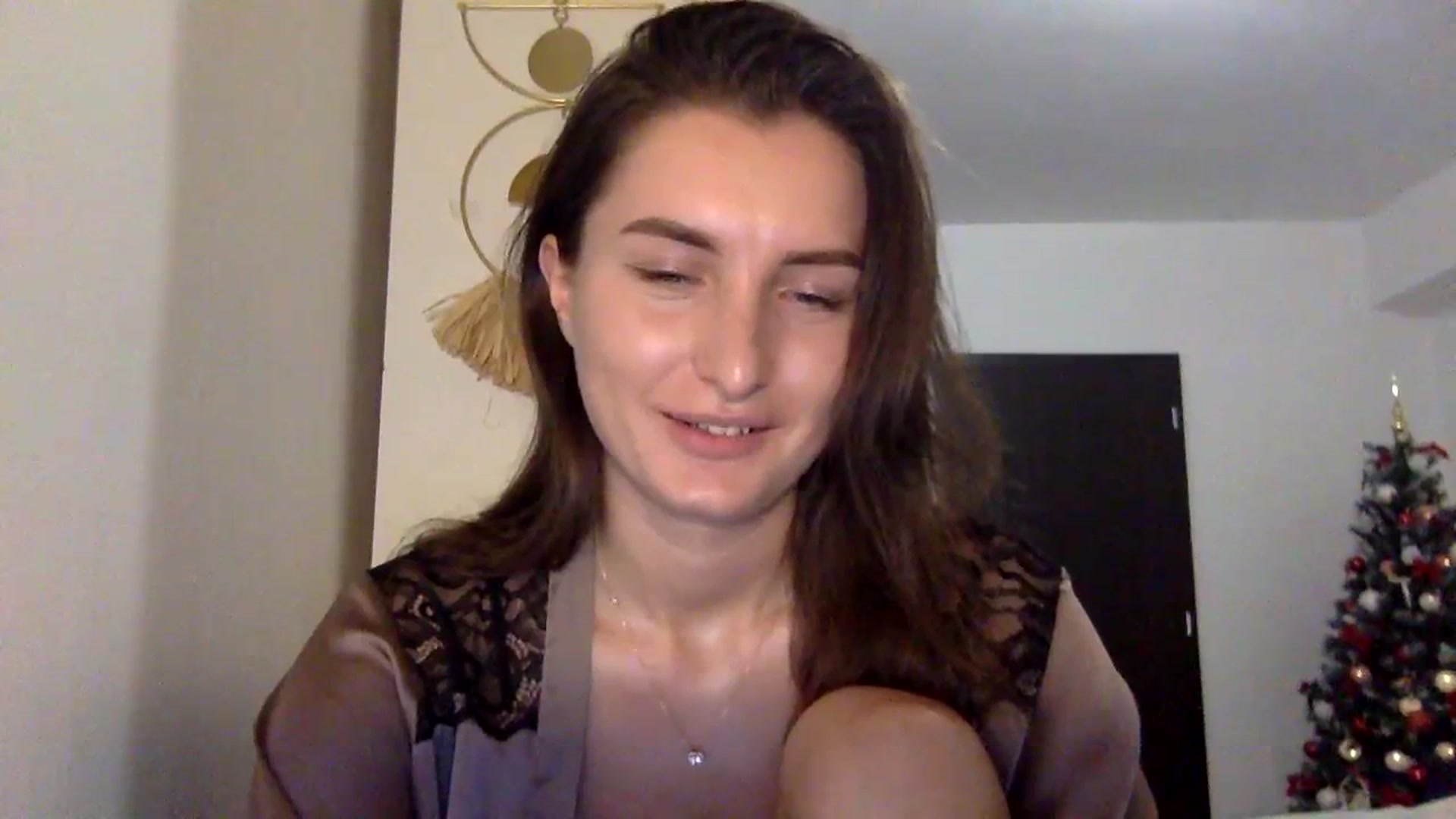 Gallery image thumbnail from EmilyRosier's myfreecams stream on, 12/01/2023, 21:10 image 10 of 20