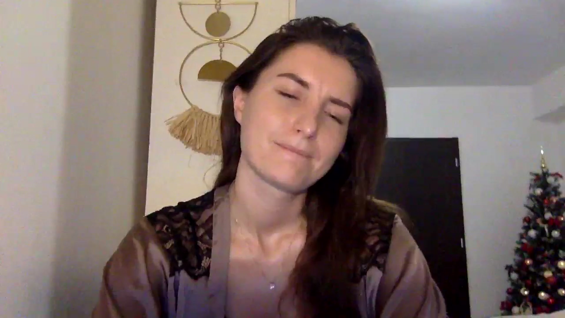 Gallery image thumbnail from EmilyRosier's myfreecams stream on, 12/01/2023, 21:10 image 19 of 20