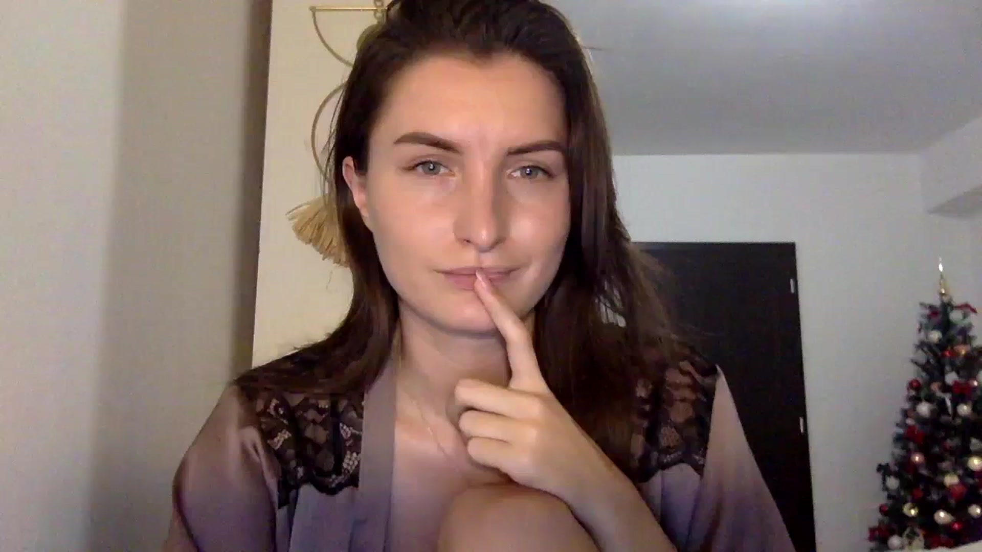 Gallery image thumbnail from EmilyRosier's myfreecams stream on, 12/01/2023, 21:10 image 4 of 20