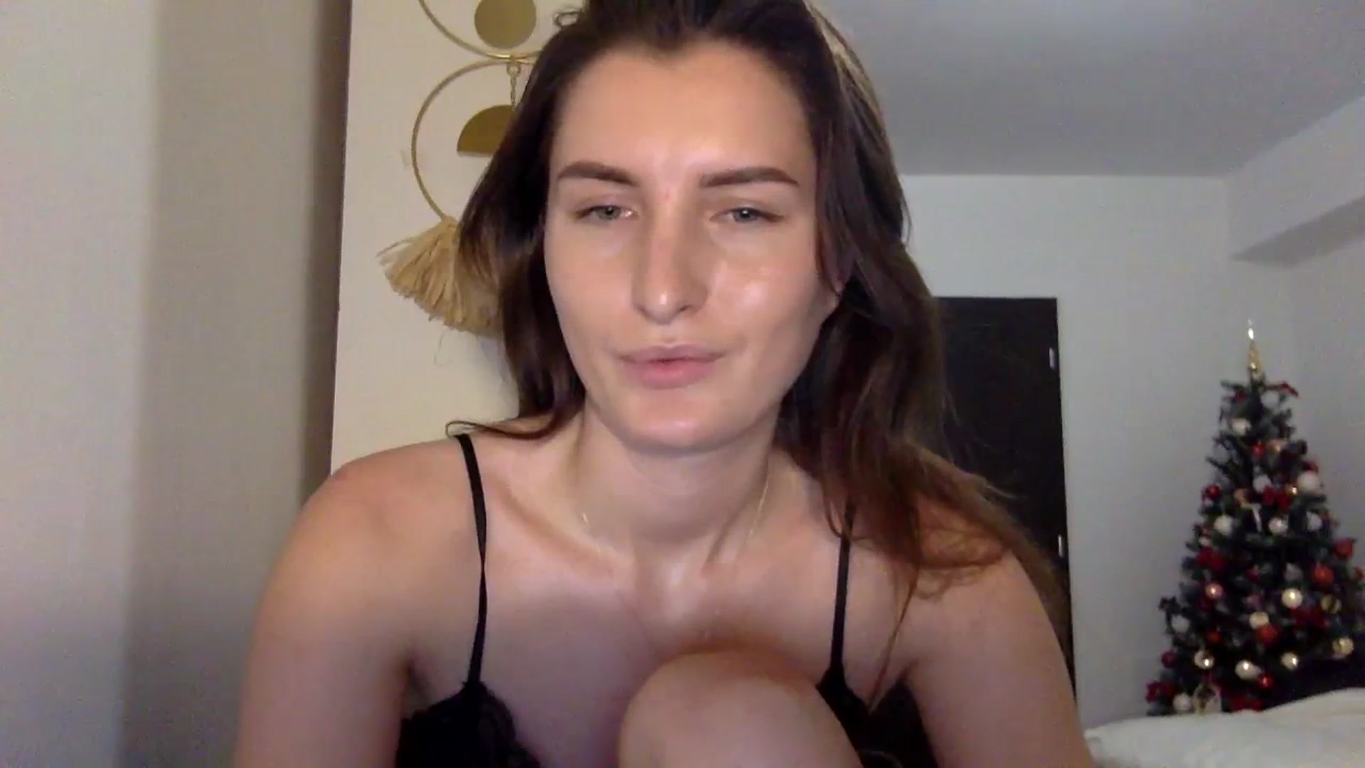 Gallery image thumbnail from EmilyRosier's myfreecams stream on, 12/01/2023, 22:21 image 2 of 20