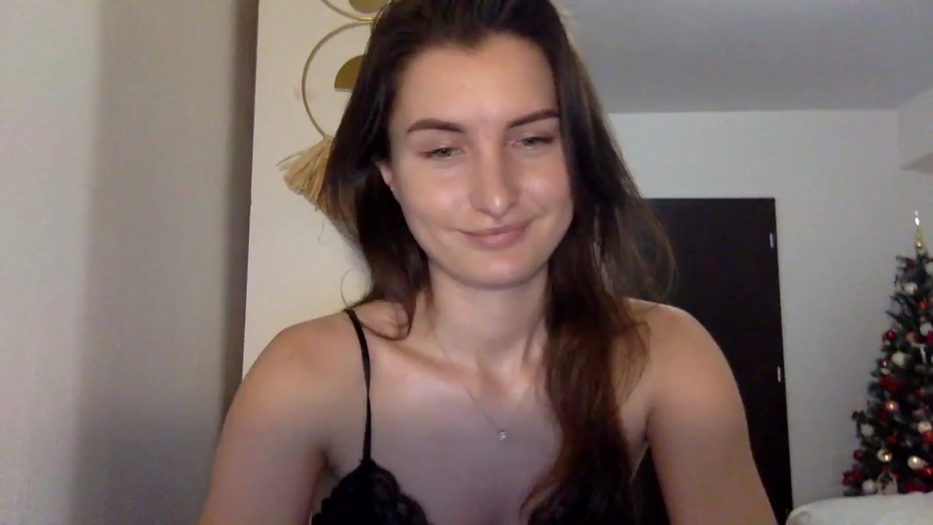 Gallery image thumbnail from EmilyRosier's myfreecams stream on, 12/01/2023, 22:21 image 19 of 20