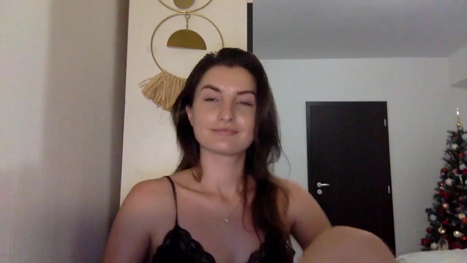 Gallery image thumbnail from EmilyRosier's myfreecams stream on, 12/01/2023, 22:21 image 15 of 20