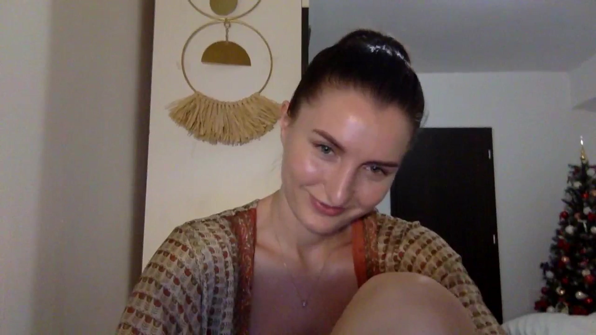 Gallery image thumbnail from EmilyRosier's myfreecams stream on, 12/04/2023, 22:35 image 12 of 20