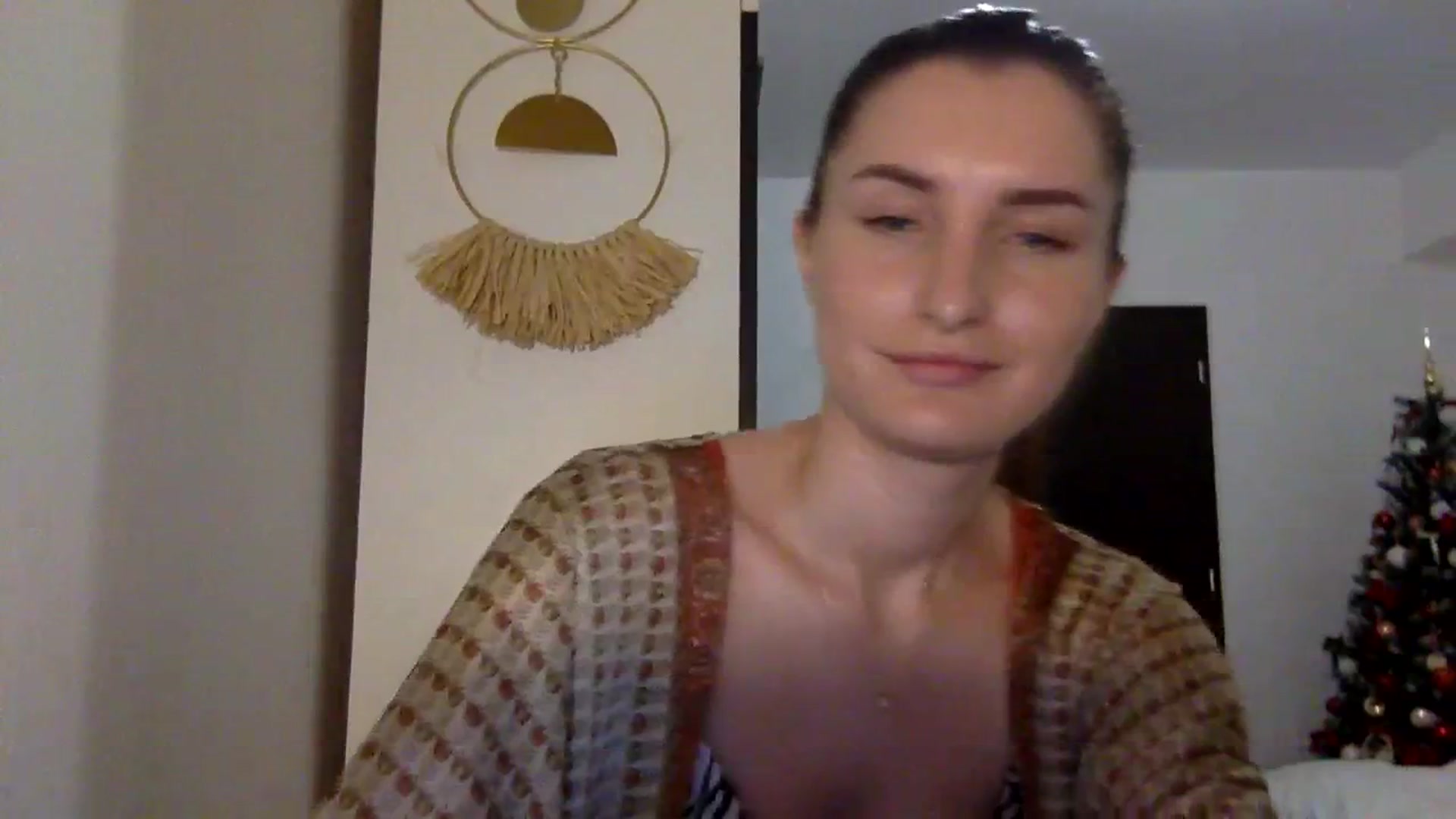 Gallery image thumbnail from EmilyRosier's myfreecams stream on, 12/04/2023, 22:35 image 18 of 20