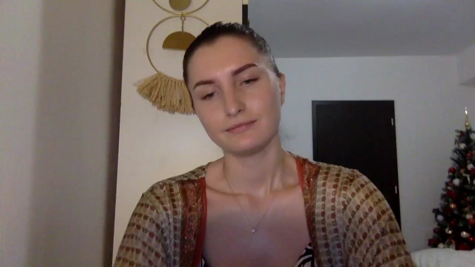 Gallery image thumbnail from EmilyRosier's myfreecams stream on, 12/04/2023, 22:35 image 16 of 20