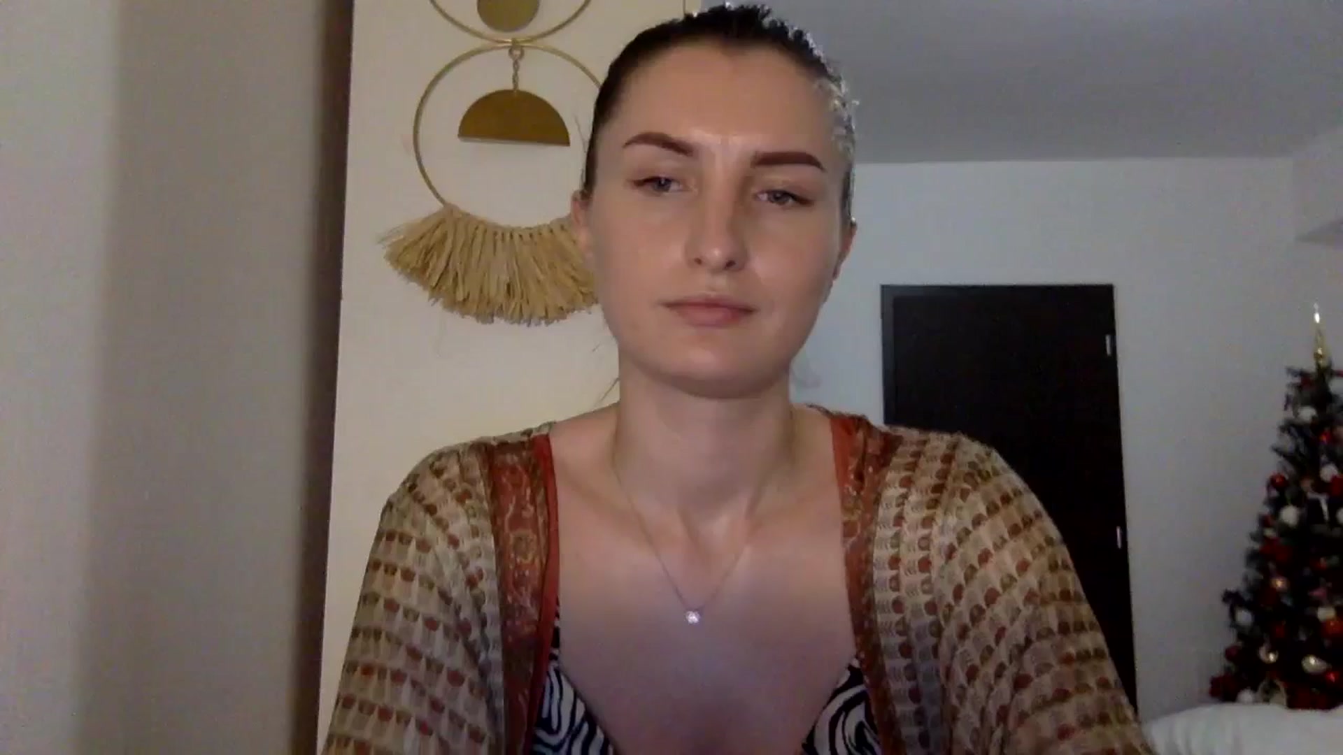 Gallery image thumbnail from EmilyRosier's myfreecams stream on, 12/04/2023, 22:35 image 17 of 20