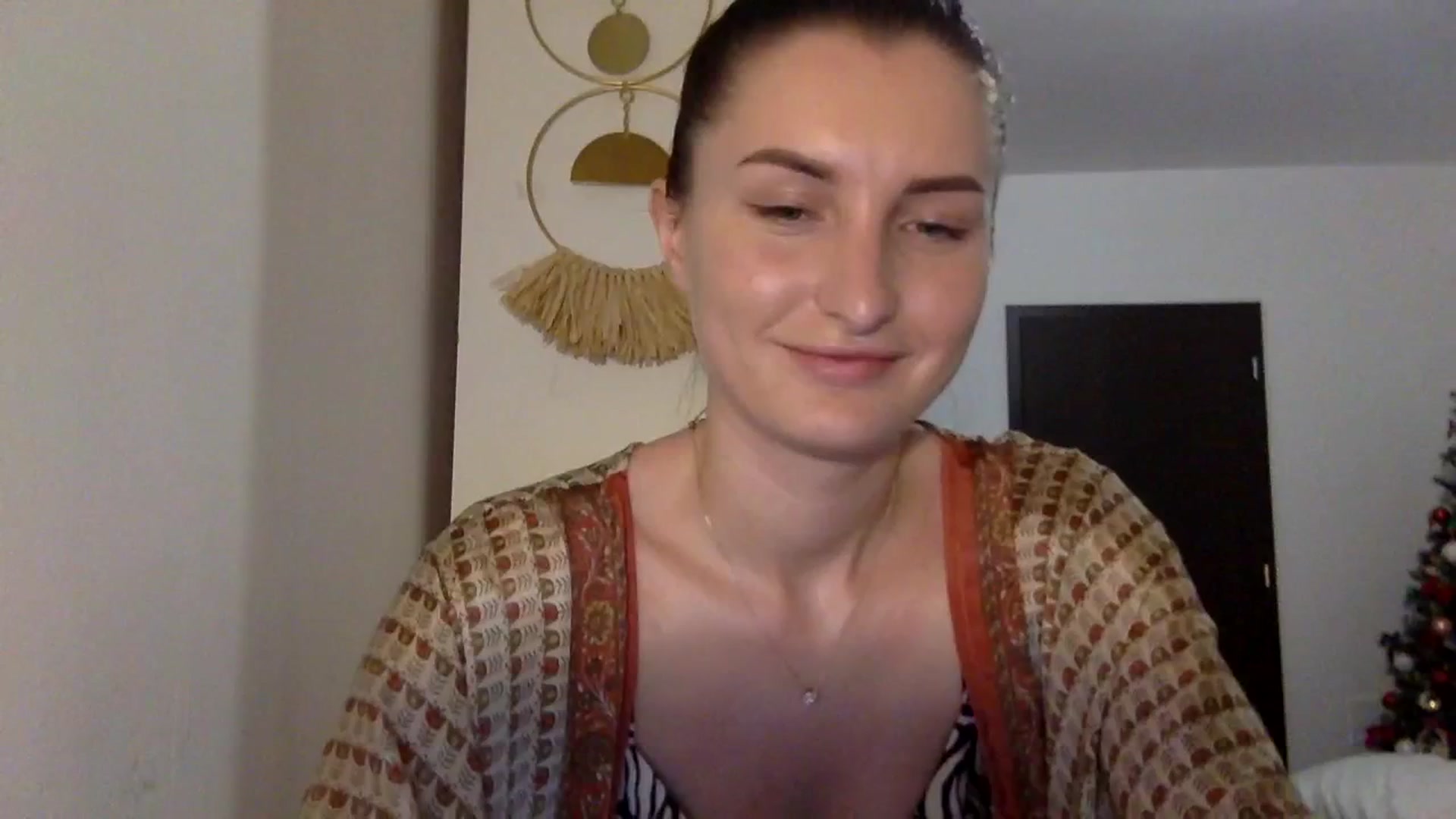 Gallery image thumbnail from EmilyRosier's myfreecams stream on, 12/04/2023, 22:35 image 8 of 20