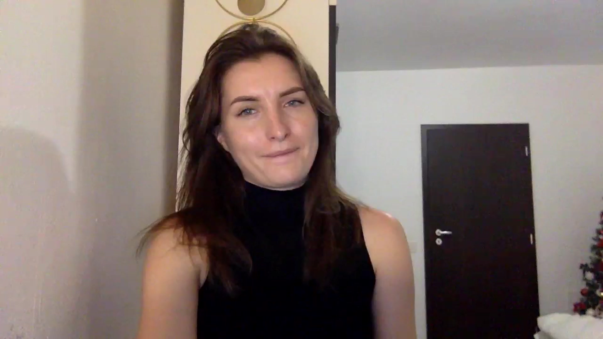 Gallery image thumbnail from EmilyRosier's myfreecams stream on, 12/05/2023, 21:57 image 4 of 20