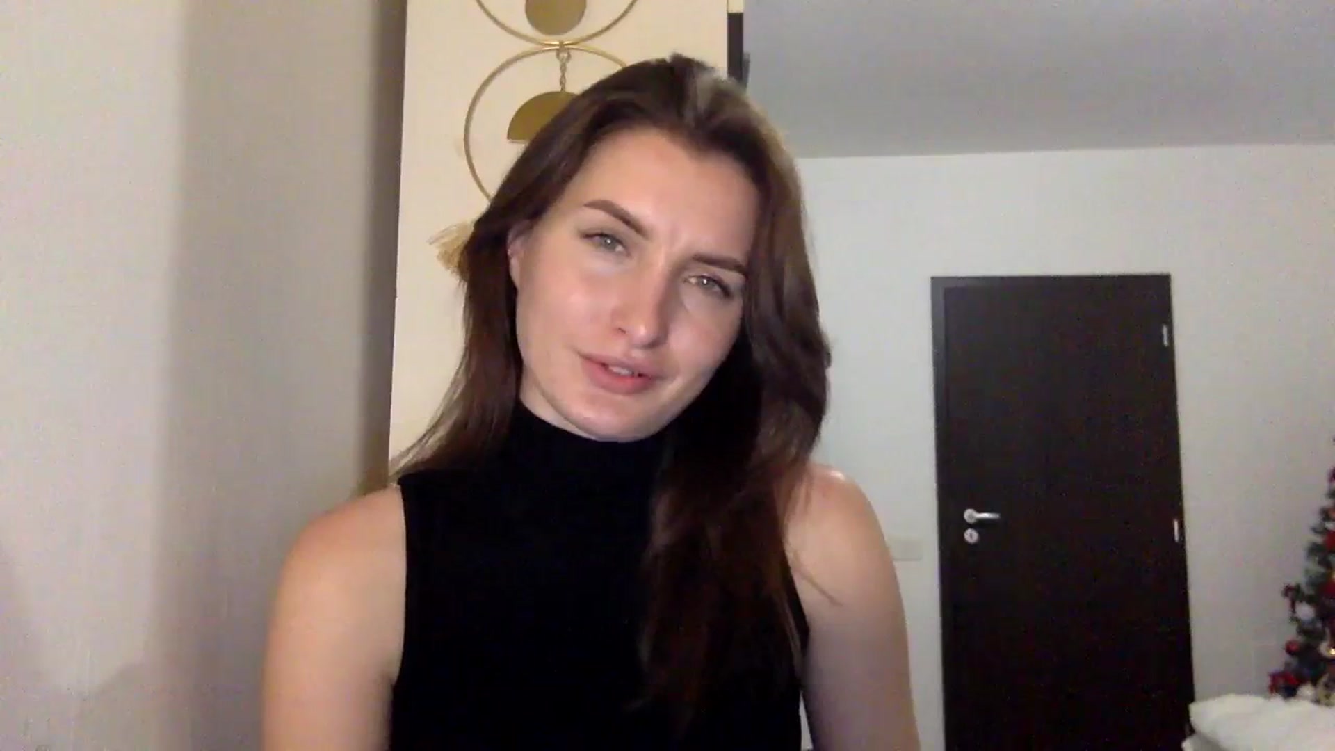 Gallery image thumbnail from EmilyRosier's myfreecams stream on, 12/05/2023, 21:57 image 2 of 20