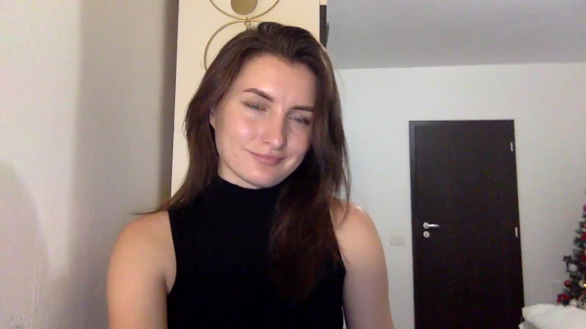 Gallery image thumbnail from EmilyRosier's myfreecams stream on, 12/05/2023, 21:57 image 16 of 20