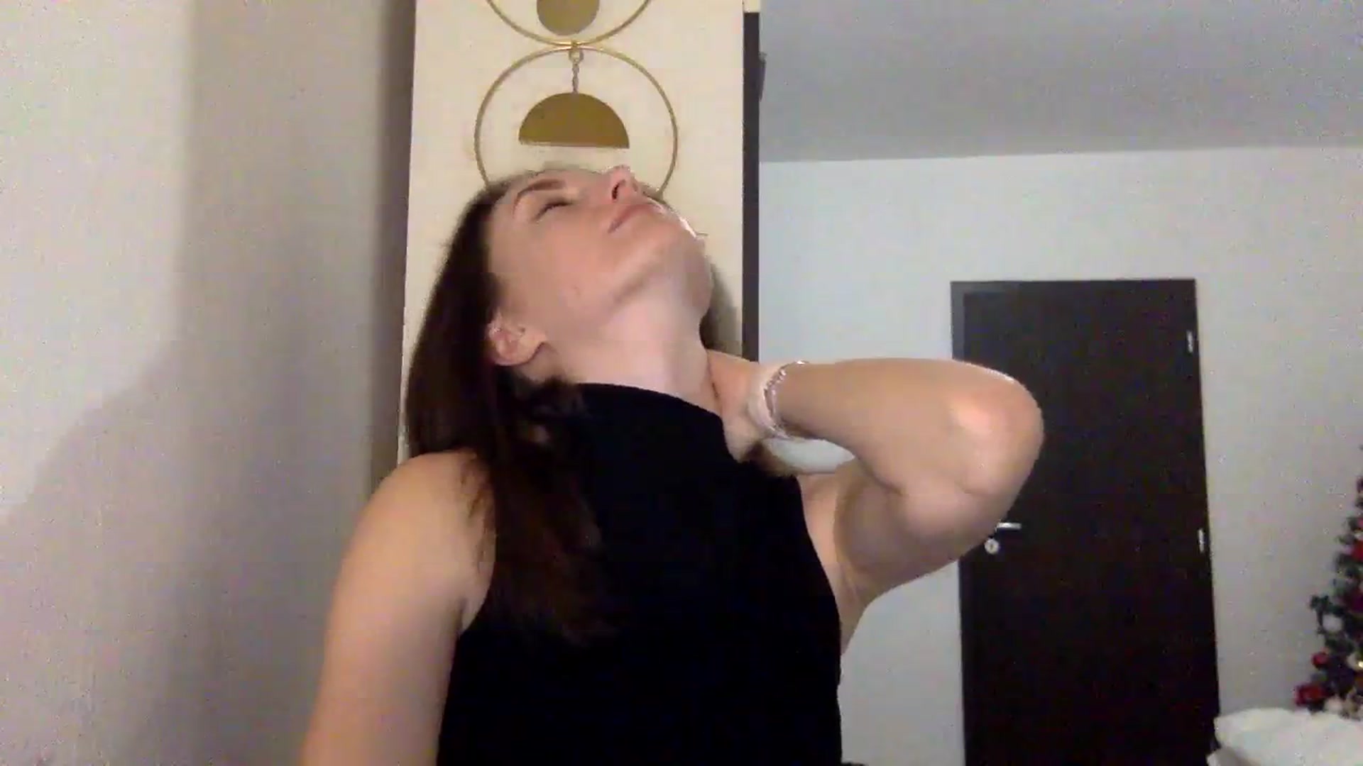 Gallery image thumbnail from EmilyRosier's myfreecams stream on, 12/05/2023, 21:57 image 11 of 20