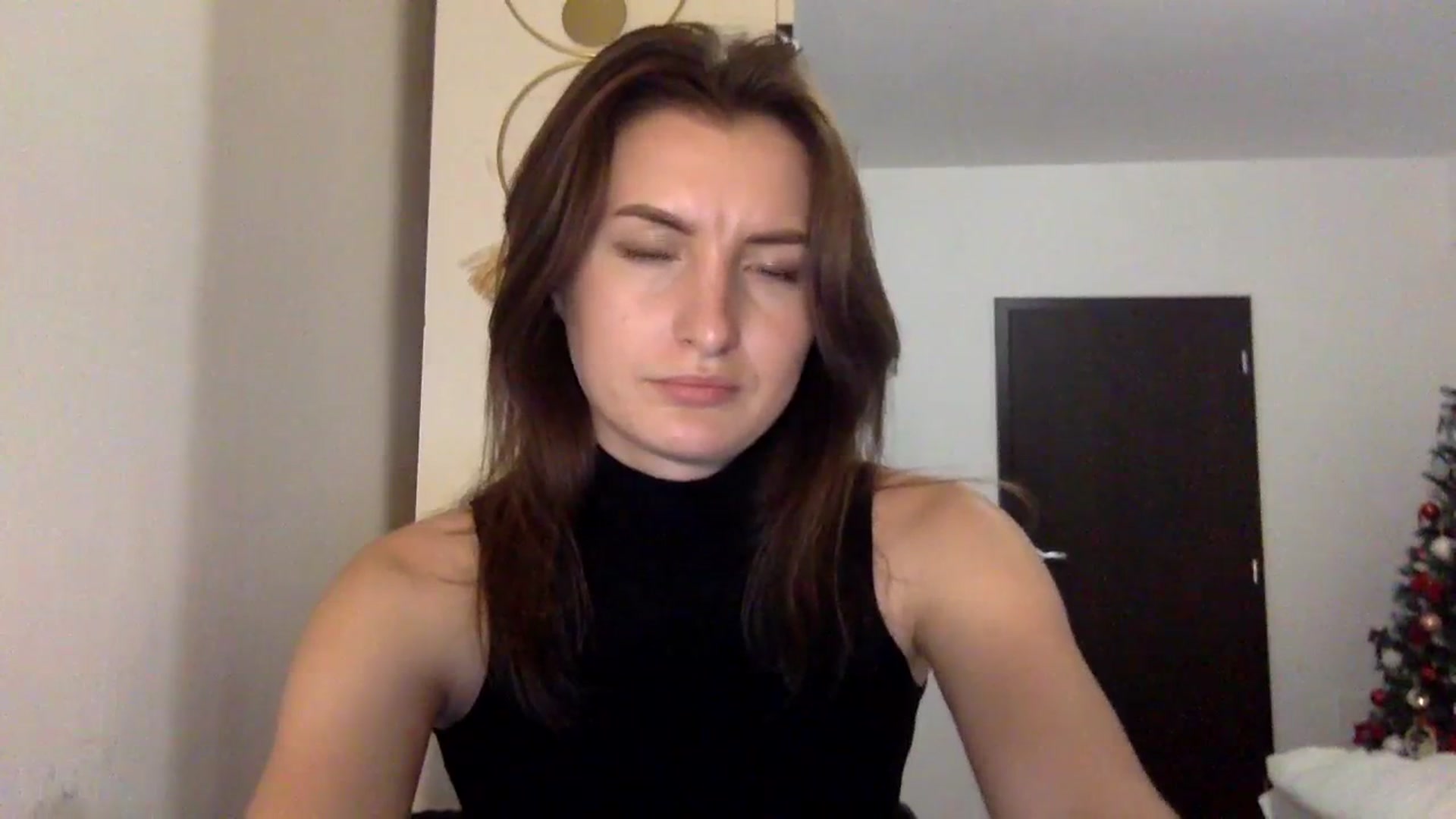 Gallery image thumbnail from EmilyRosier's myfreecams stream on, 12/05/2023, 23:20 image 4 of 20