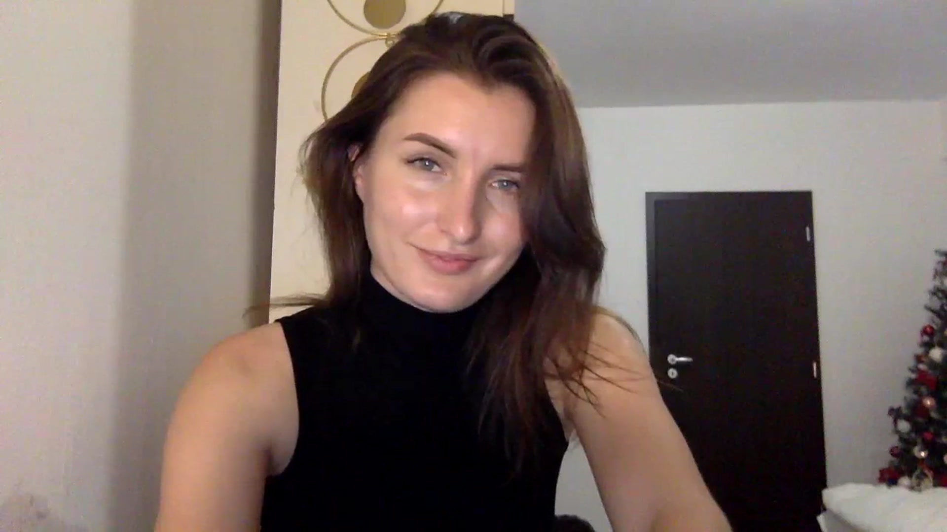 Gallery image thumbnail from EmilyRosier's myfreecams stream on, 12/05/2023, 23:20 image 13 of 20