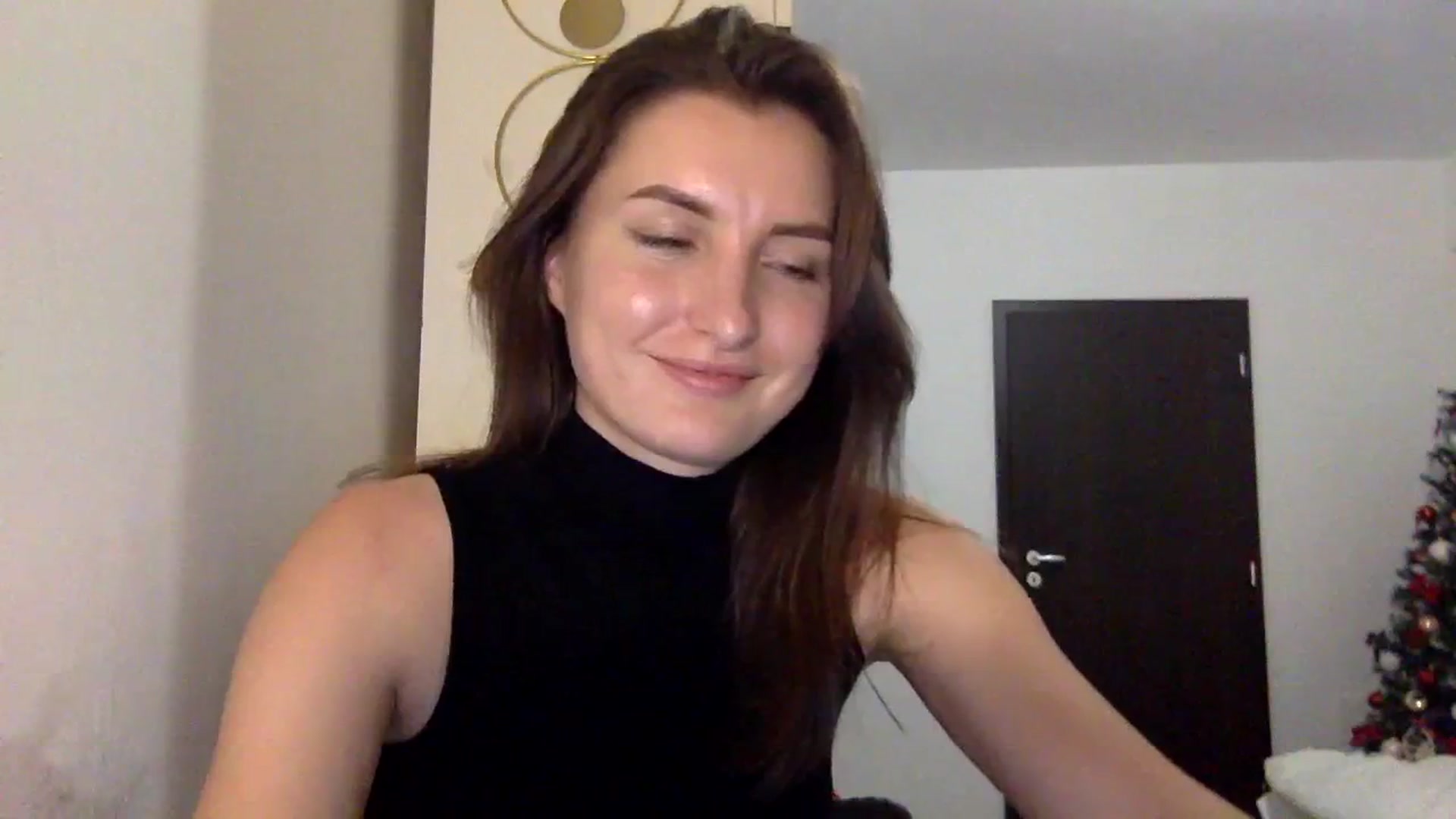 Gallery image thumbnail from EmilyRosier's myfreecams stream on, 12/05/2023, 23:20 image 15 of 20