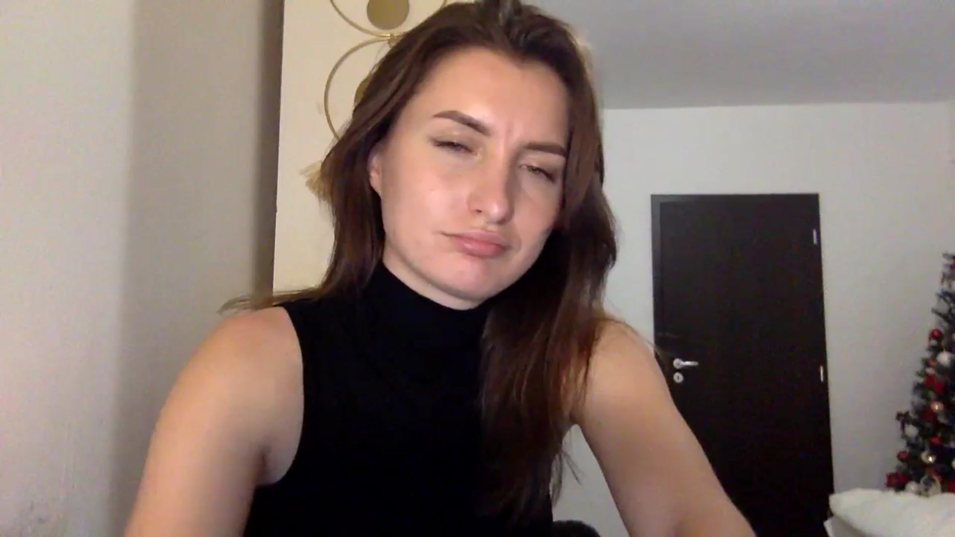Gallery image thumbnail from EmilyRosier's myfreecams stream on, 12/05/2023, 23:20 image 16 of 20