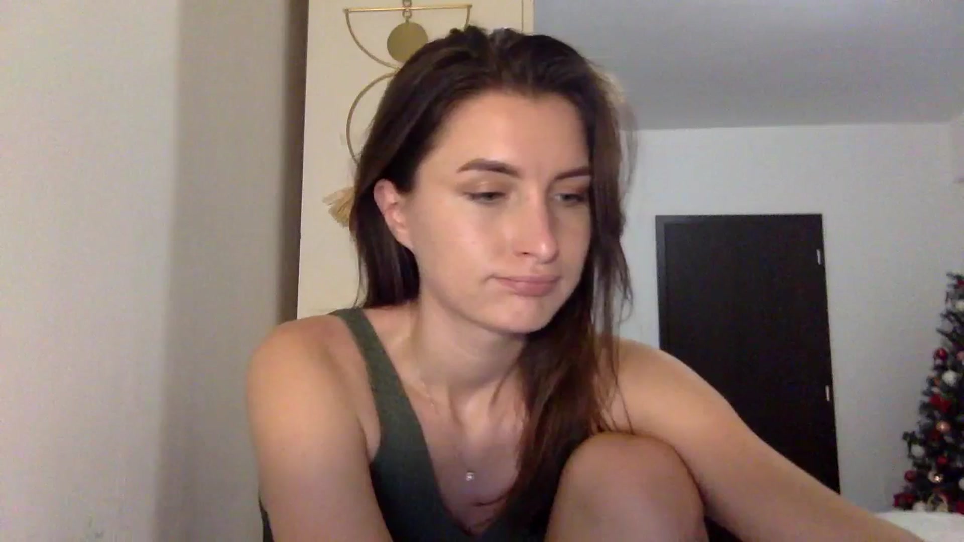 Gallery image thumbnail from EmilyRosier's myfreecams stream on, 12/06/2023, 19:38 image 2 of 20