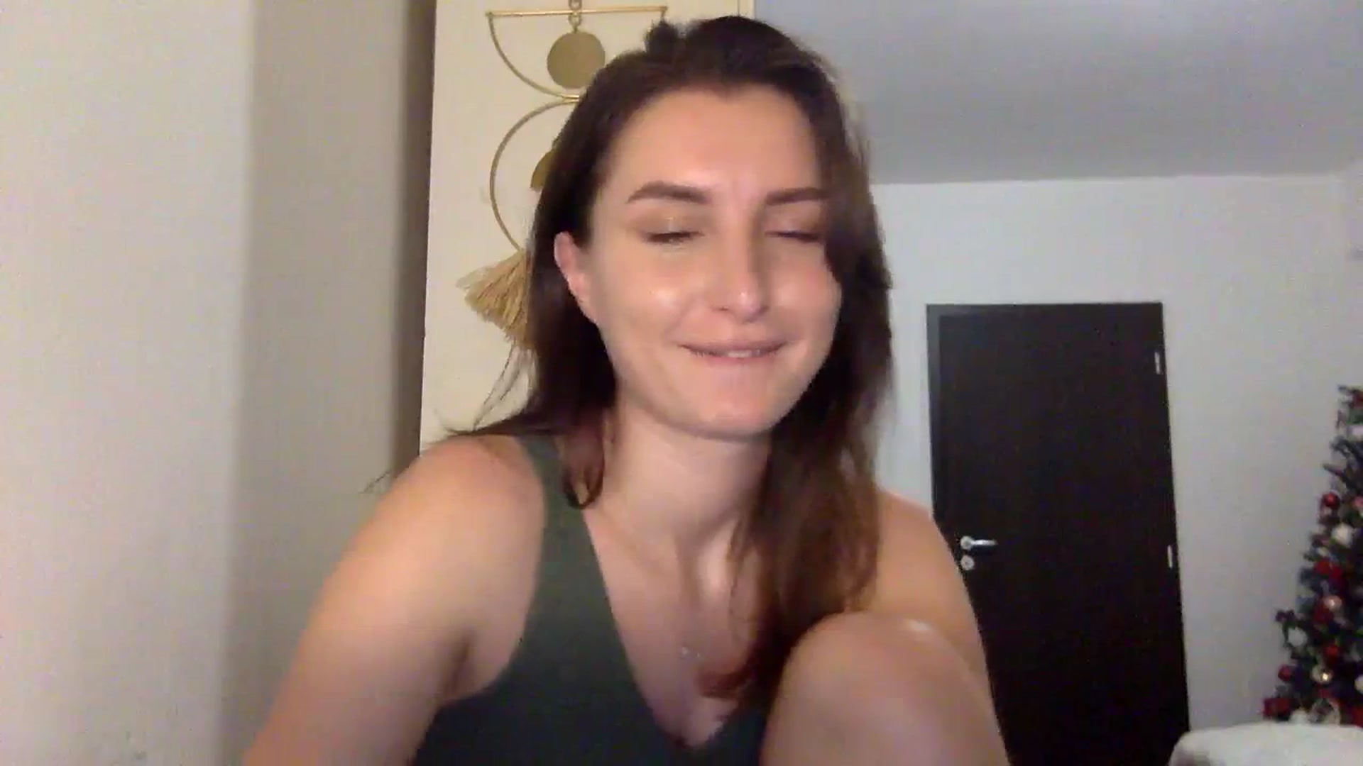 Gallery image thumbnail from EmilyRosier's myfreecams stream on, 12/06/2023, 19:38 image 10 of 20