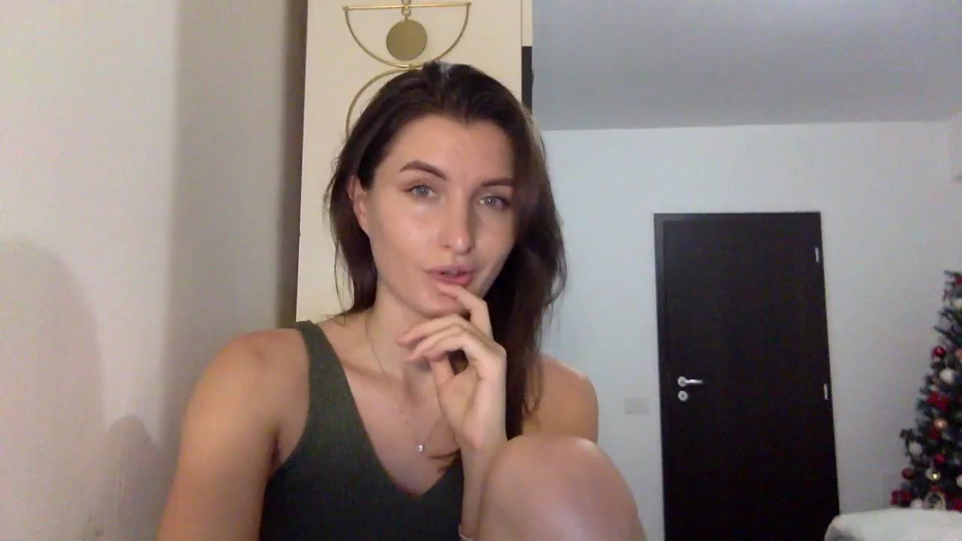Gallery image thumbnail from EmilyRosier's myfreecams stream on, 12/06/2023, 19:38 image 5 of 20