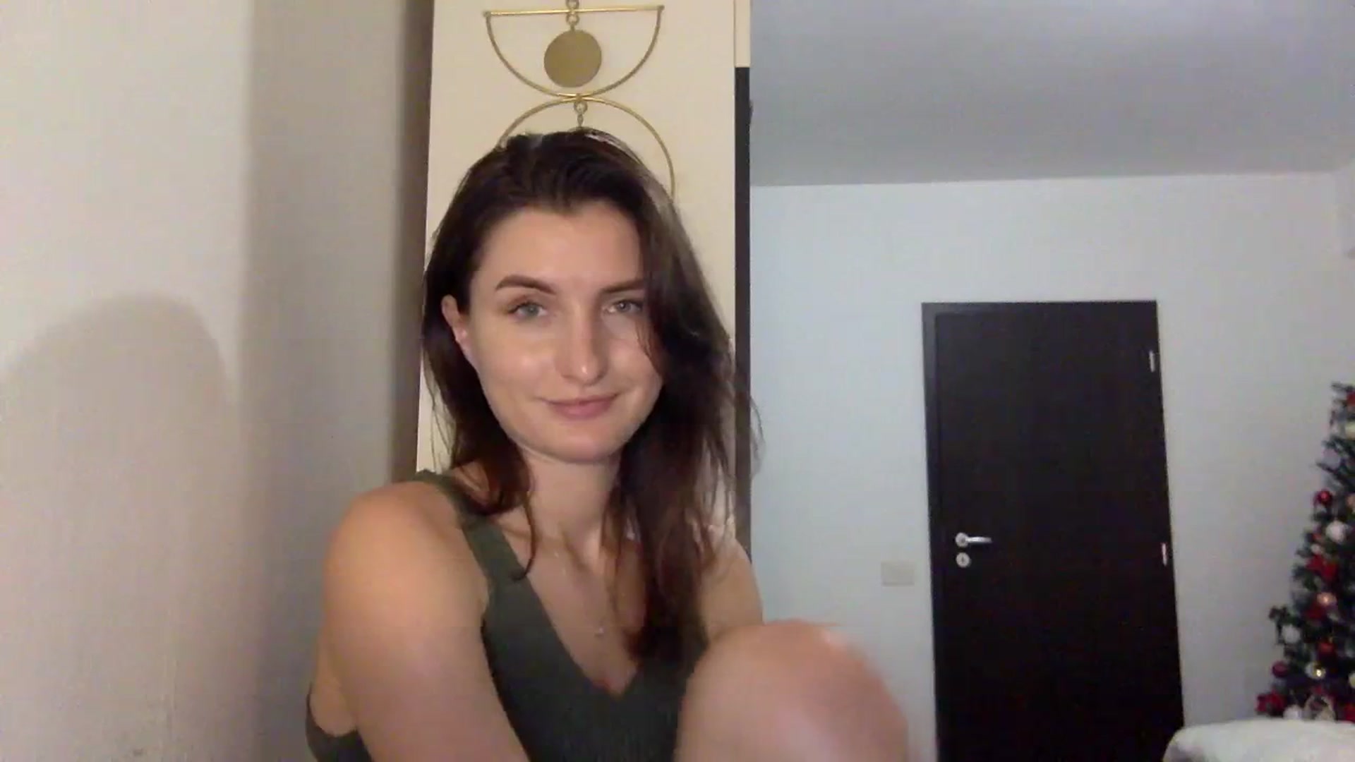 Gallery image thumbnail from EmilyRosier's myfreecams stream on, 12/06/2023, 19:38 image 19 of 20
