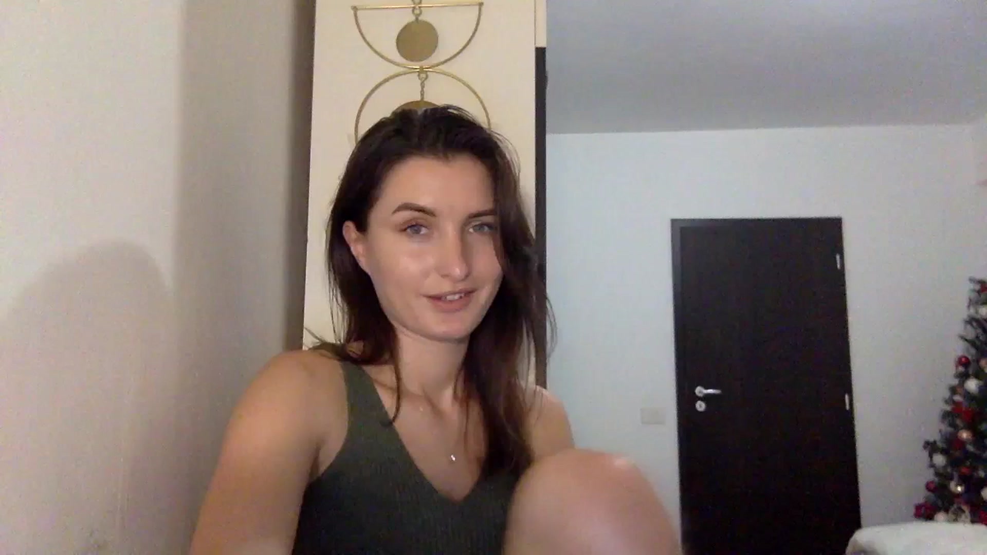 Gallery image thumbnail from EmilyRosier's myfreecams stream on, 12/06/2023, 19:38 image 18 of 20