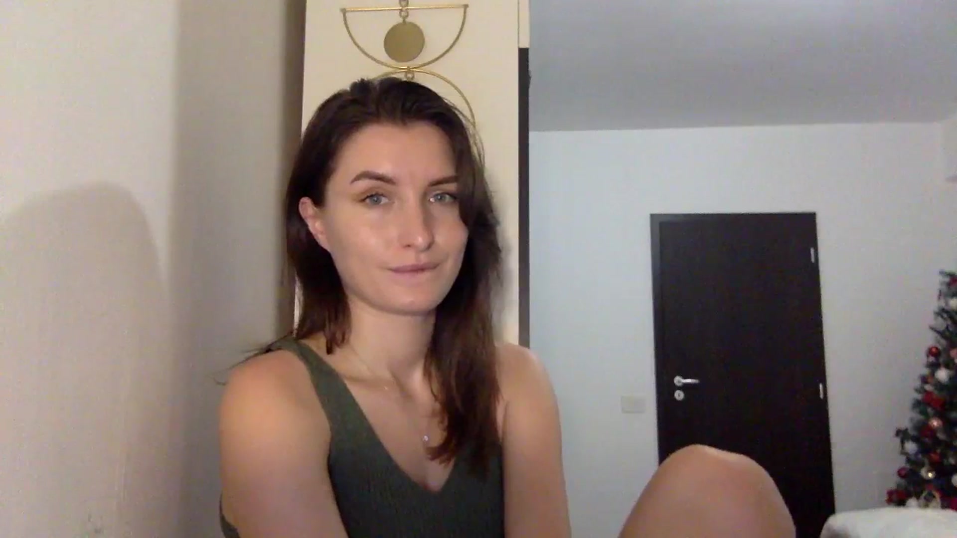 Gallery image thumbnail from EmilyRosier's myfreecams stream on, 12/06/2023, 19:38 image 9 of 20