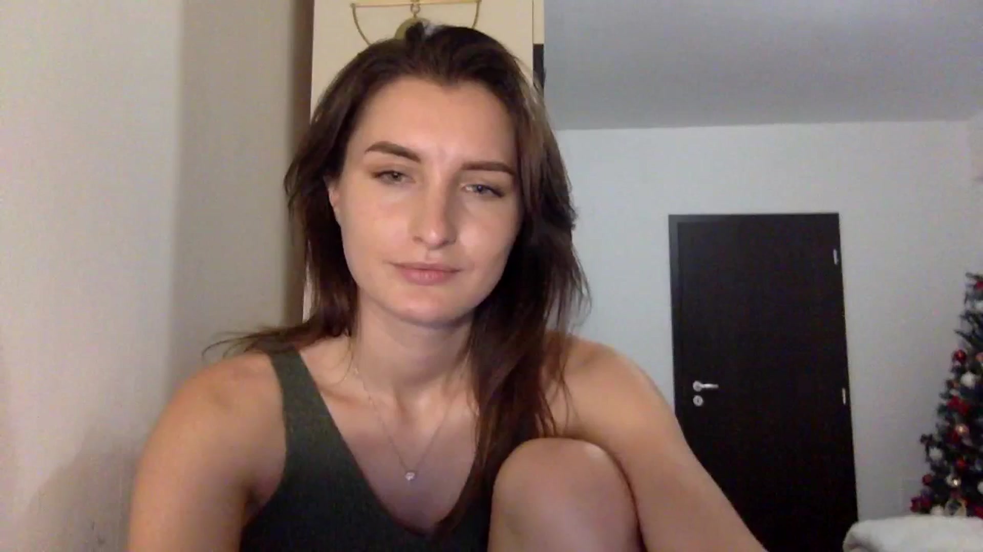 Gallery image thumbnail from EmilyRosier's myfreecams stream on, 12/06/2023, 19:38 image 1 of 20
