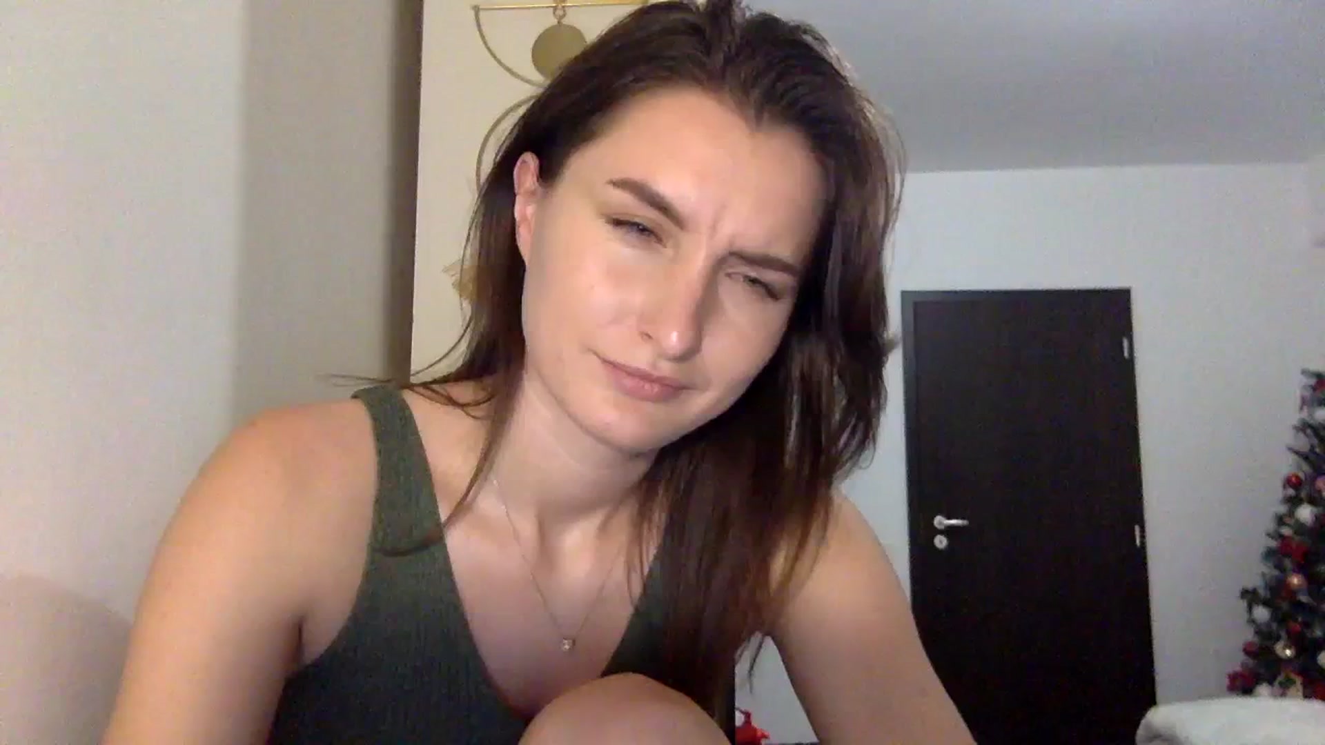 Gallery image thumbnail from EmilyRosier's myfreecams stream on, 12/06/2023, 19:38 image 14 of 20