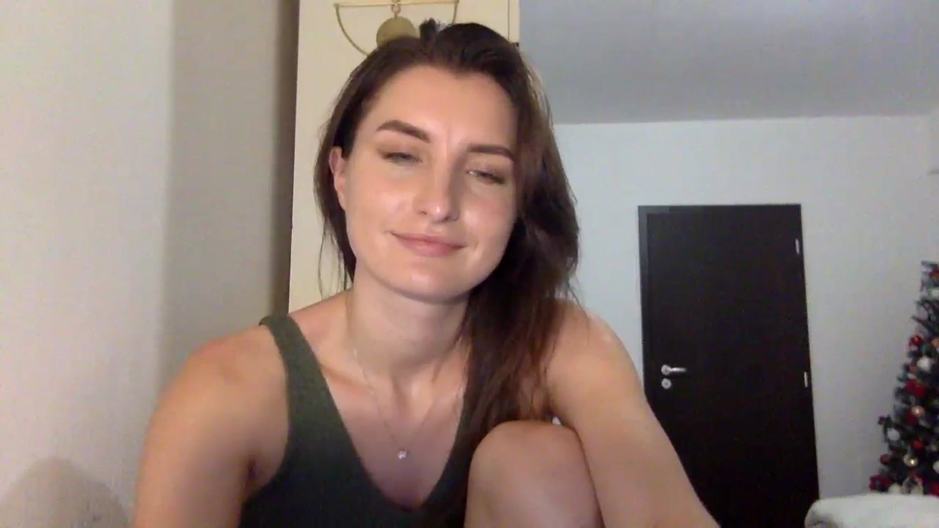Gallery image thumbnail from EmilyRosier's myfreecams stream on, 12/06/2023, 19:38 image 4 of 20