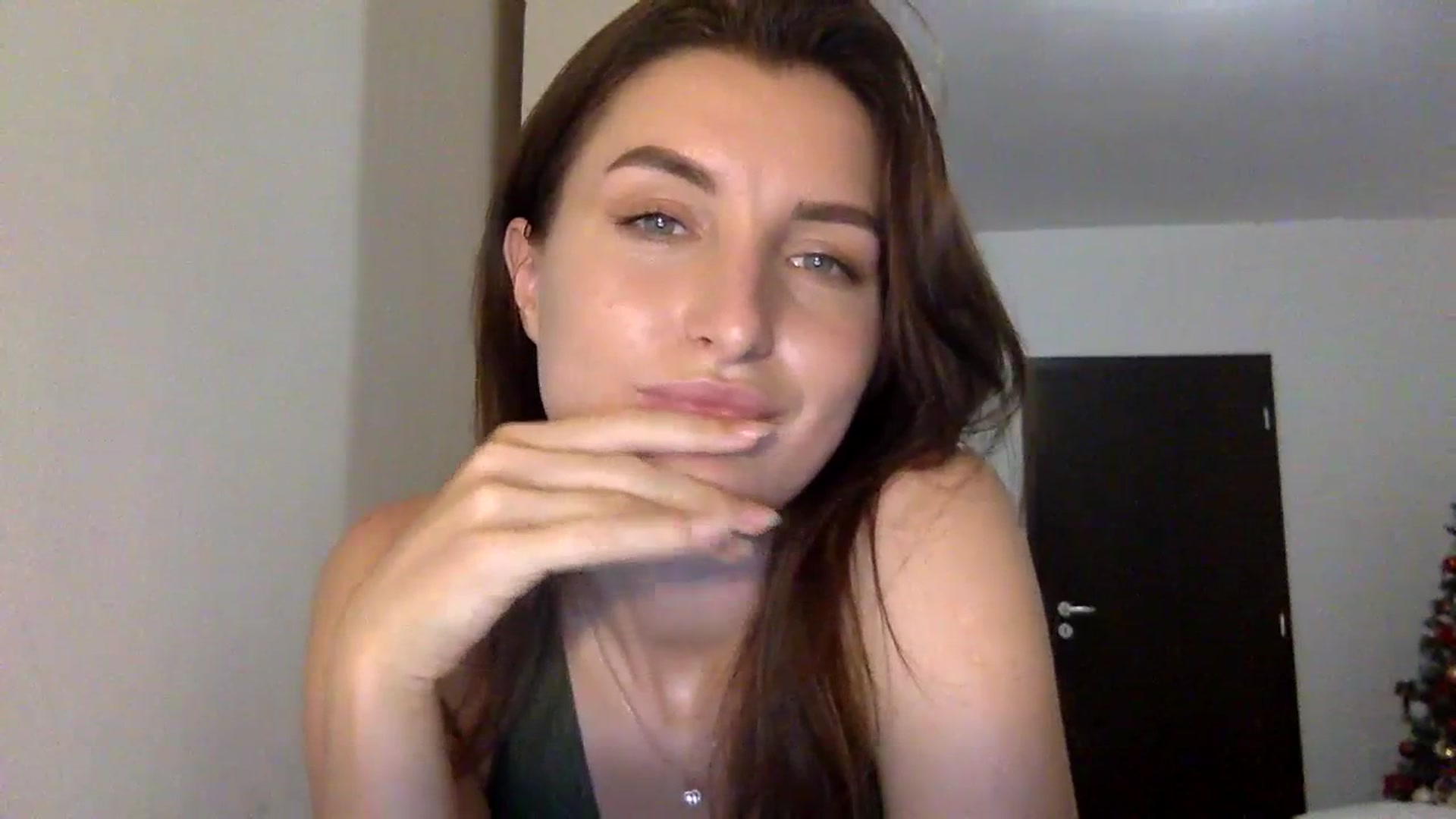 Gallery image thumbnail from EmilyRosier's myfreecams stream on, 12/06/2023, 20:29 image 3 of 20