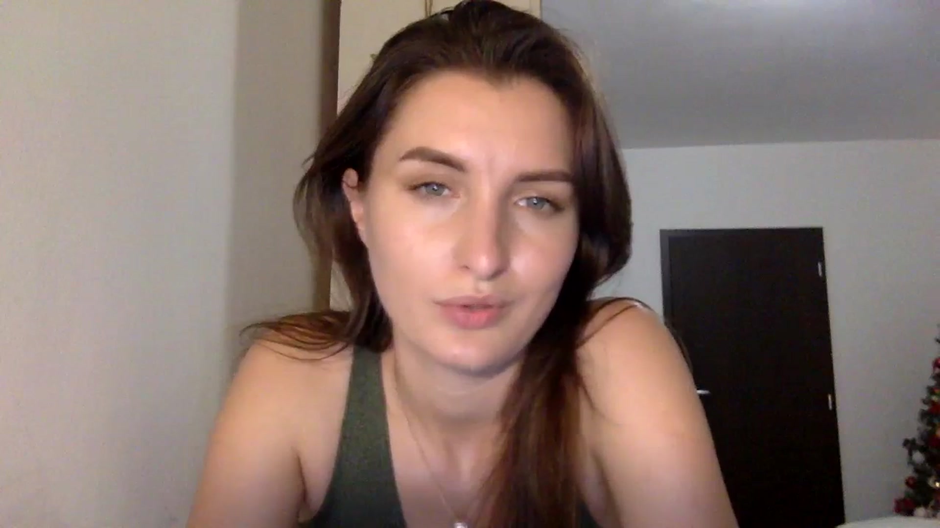 Gallery image thumbnail from EmilyRosier's myfreecams stream on, 12/06/2023, 20:29 image 17 of 20