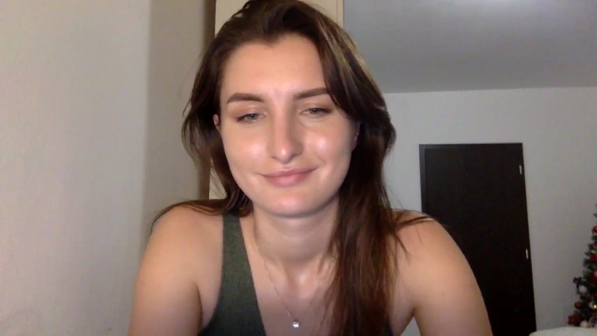 Gallery image thumbnail from EmilyRosier's myfreecams stream on, 12/06/2023, 20:29 image 16 of 20