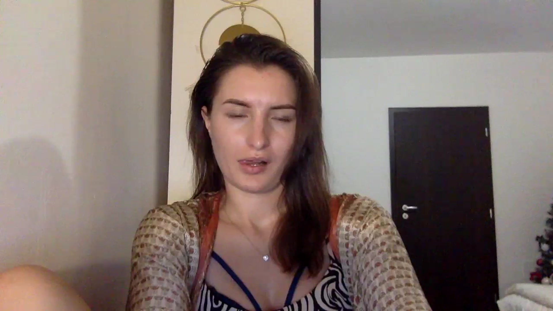 Gallery image thumbnail from EmilyRosier's myfreecams stream on, 12/08/2023, 21:23 image 16 of 20