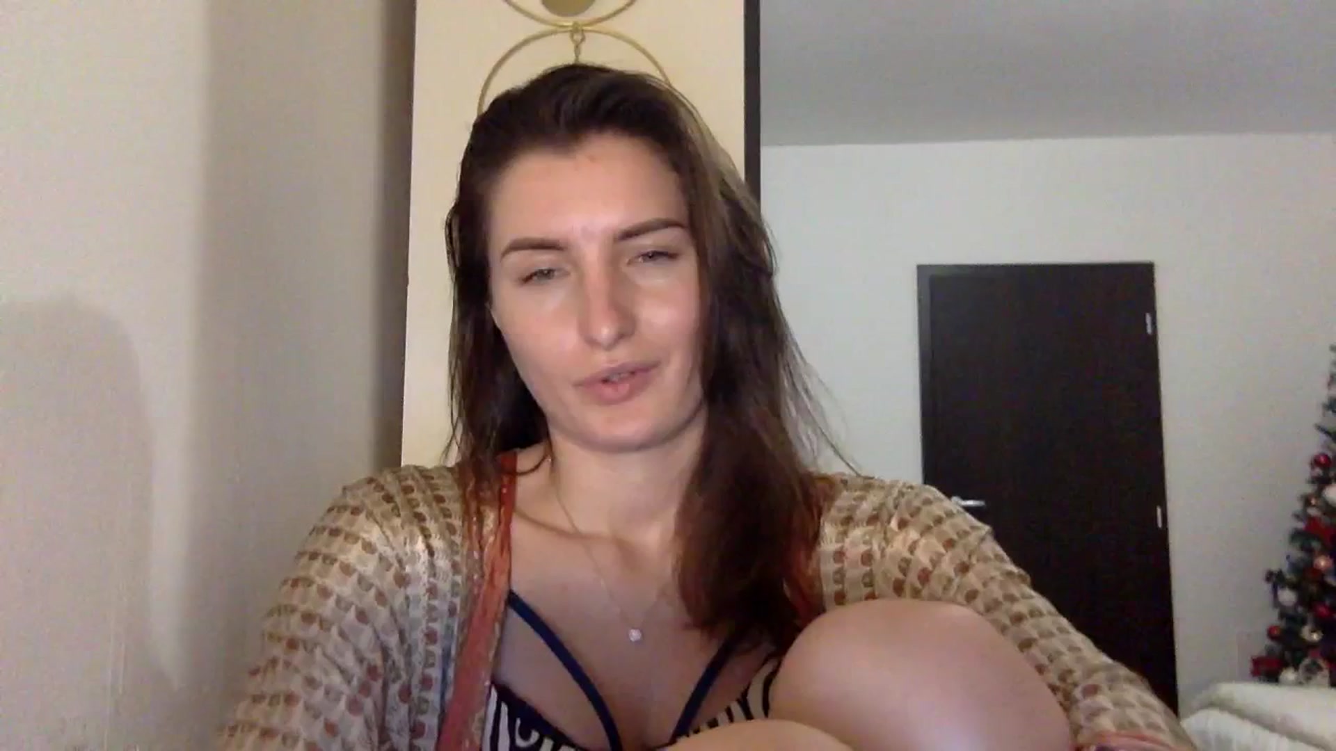 Gallery image thumbnail from EmilyRosier's myfreecams stream on, 12/08/2023, 21:23 image 1 of 20