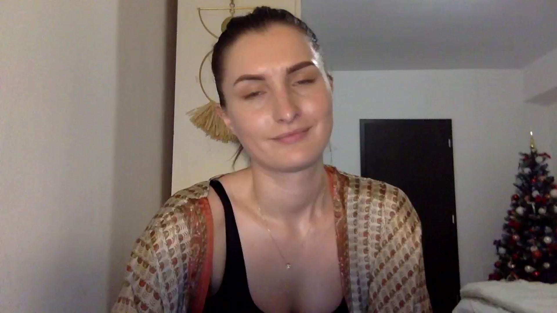 Gallery image thumbnail from EmilyRosier's myfreecams stream on, 12/09/2023, 22:25 image 16 of 20