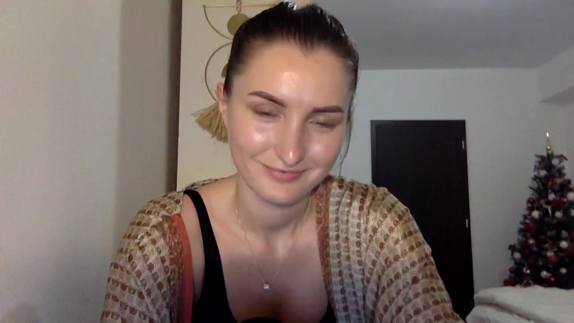 Gallery image thumbnail from EmilyRosier's myfreecams stream on, 12/09/2023, 22:25 image 18 of 20