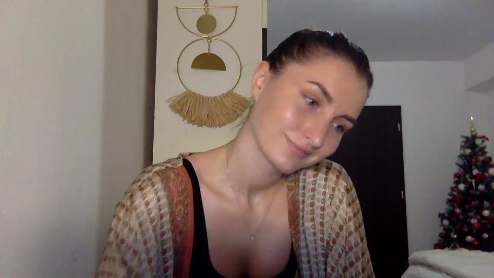 Gallery image thumbnail from EmilyRosier's myfreecams stream on, 12/09/2023, 22:25 image 14 of 20