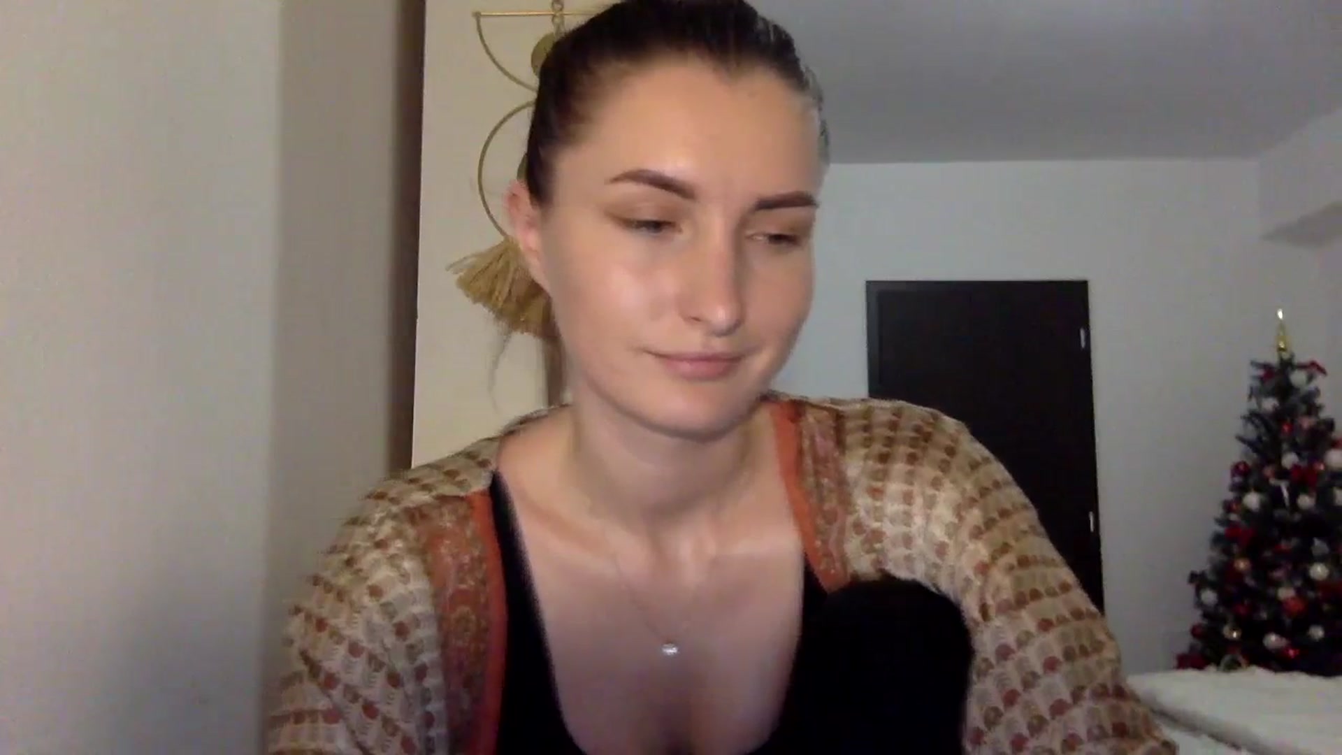 Gallery image thumbnail from EmilyRosier's myfreecams stream on, 12/09/2023, 22:25 image 7 of 20