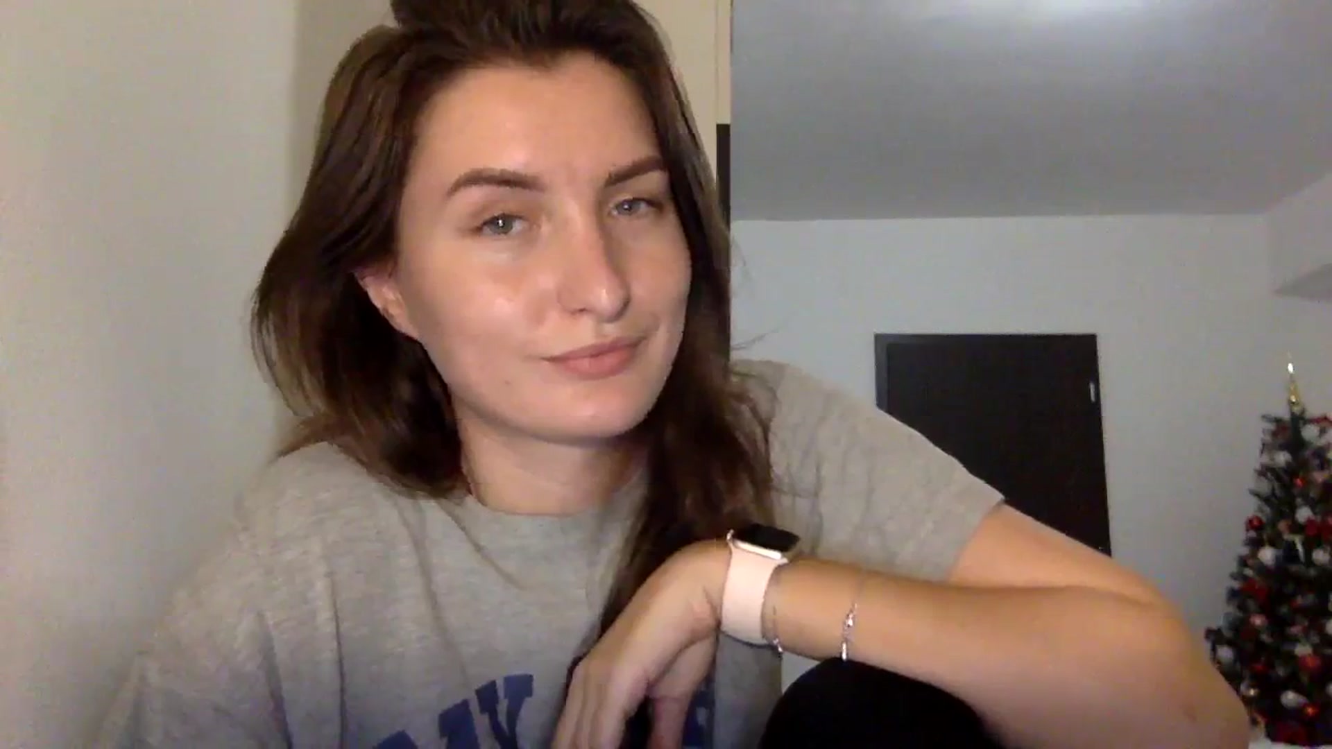 Gallery image thumbnail from EmilyRosier's myfreecams stream on, 12/11/2023, 23:16 image 7 of 20