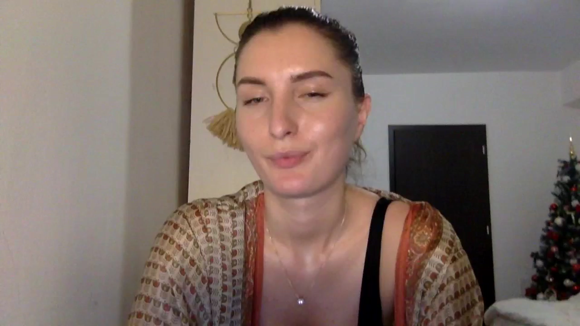 Gallery image thumbnail from EmilyRosier's myfreecams stream on, 12/14/2023, 19:02 image 19 of 20