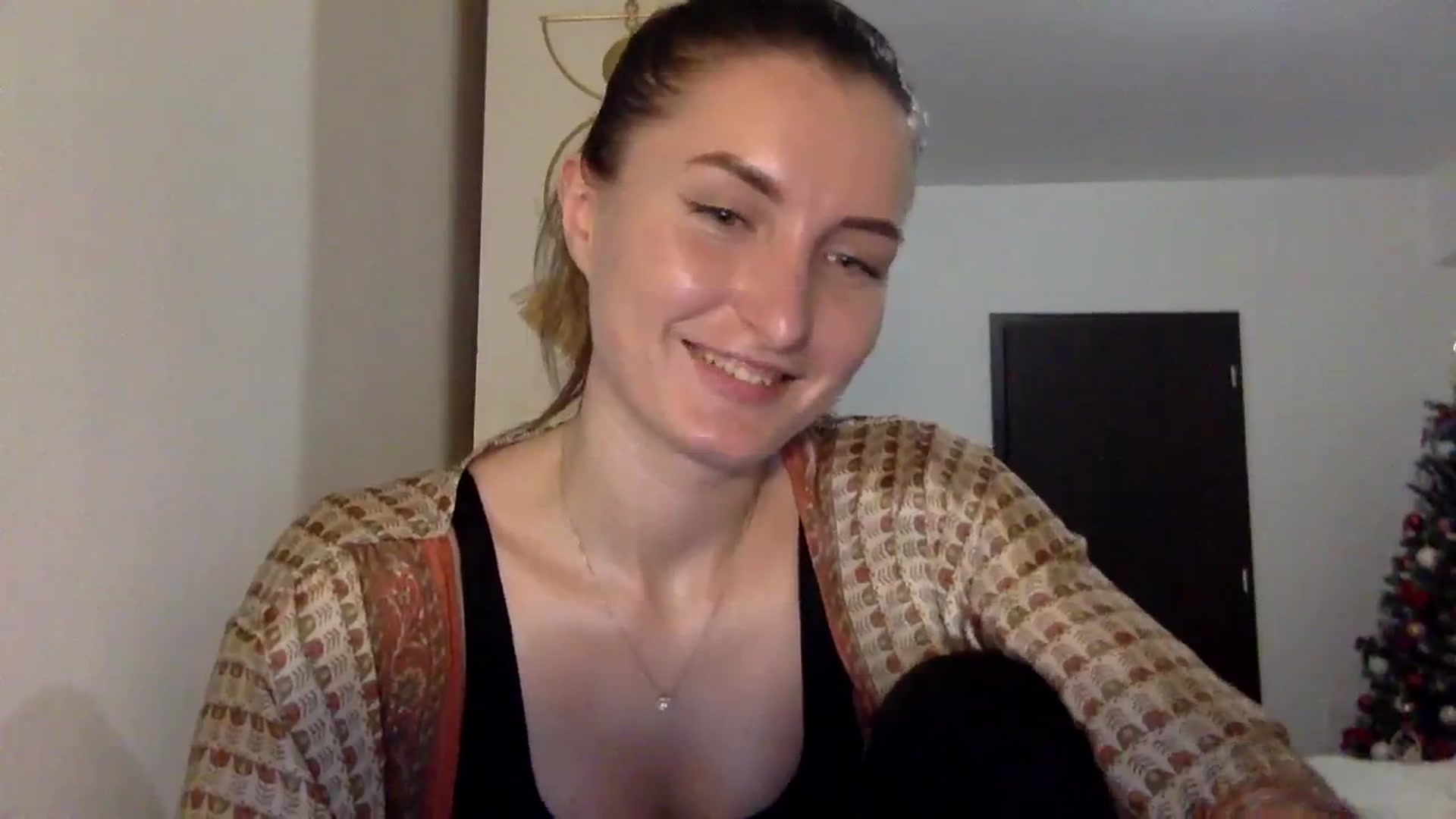 Gallery image thumbnail from EmilyRosier's myfreecams stream on, 12/14/2023, 19:02 image 8 of 20