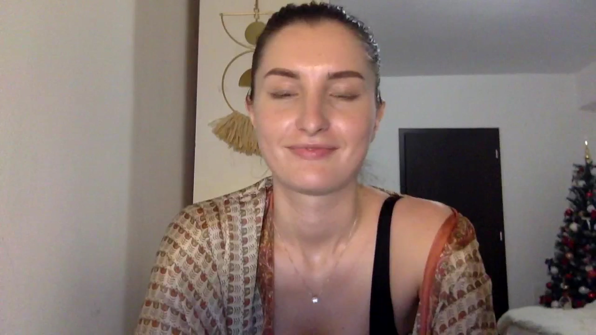 Gallery image thumbnail from EmilyRosier's myfreecams stream on, 12/14/2023, 19:02 image 16 of 20