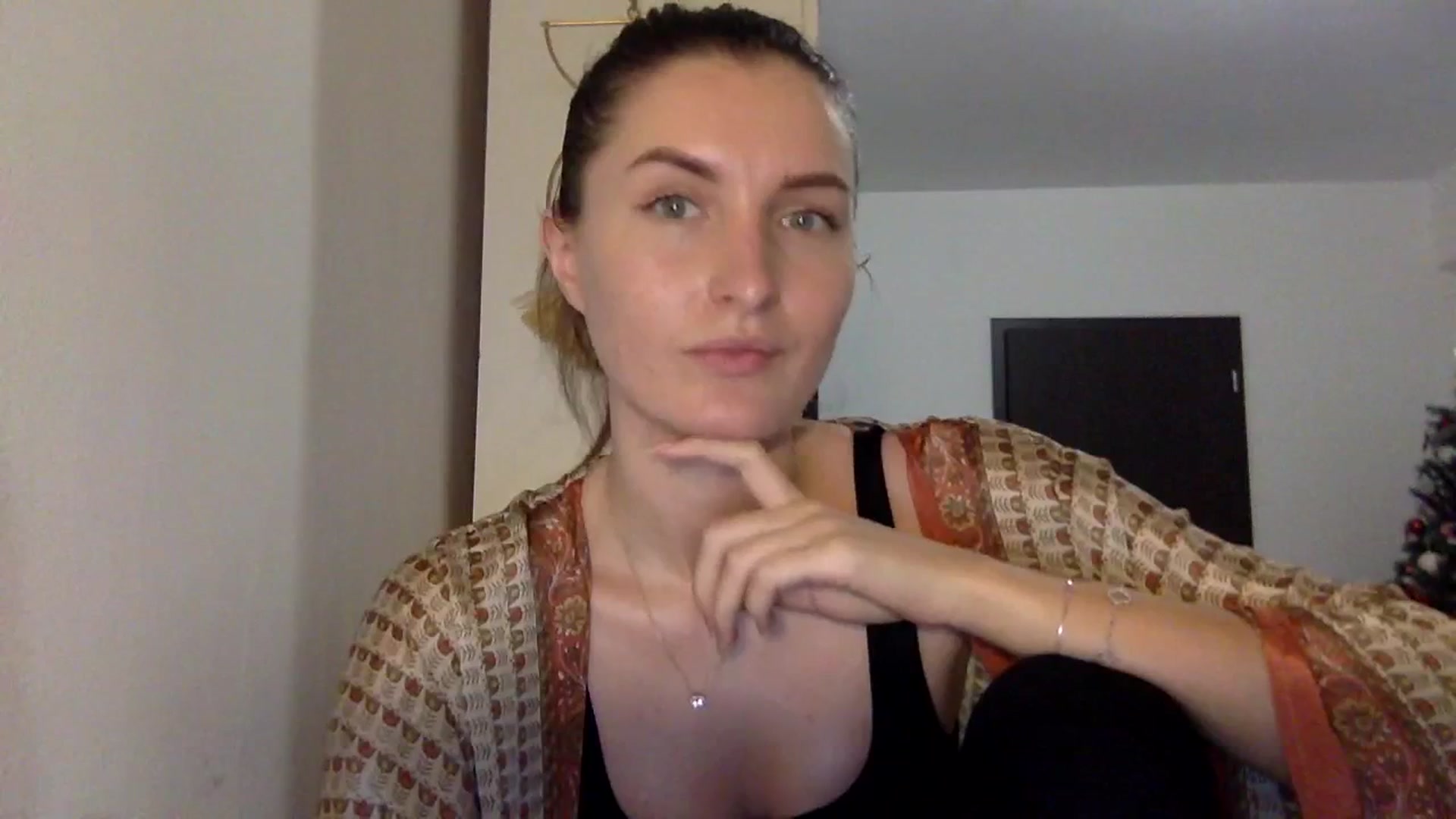 Gallery image thumbnail from EmilyRosier's myfreecams stream on, 12/14/2023, 19:02 image 10 of 20