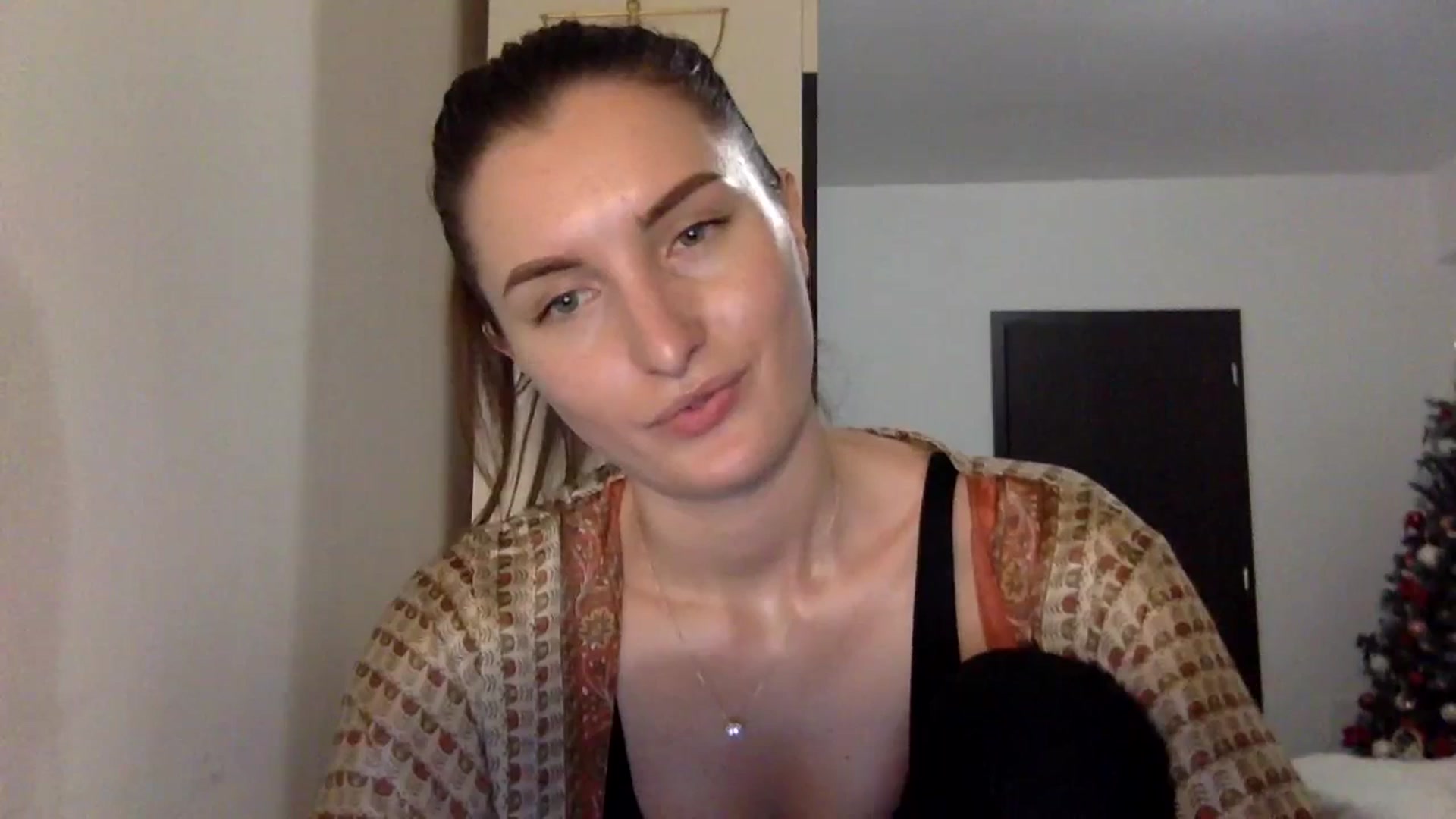 Gallery image thumbnail from EmilyRosier's myfreecams stream on, 12/14/2023, 19:02 image 11 of 20