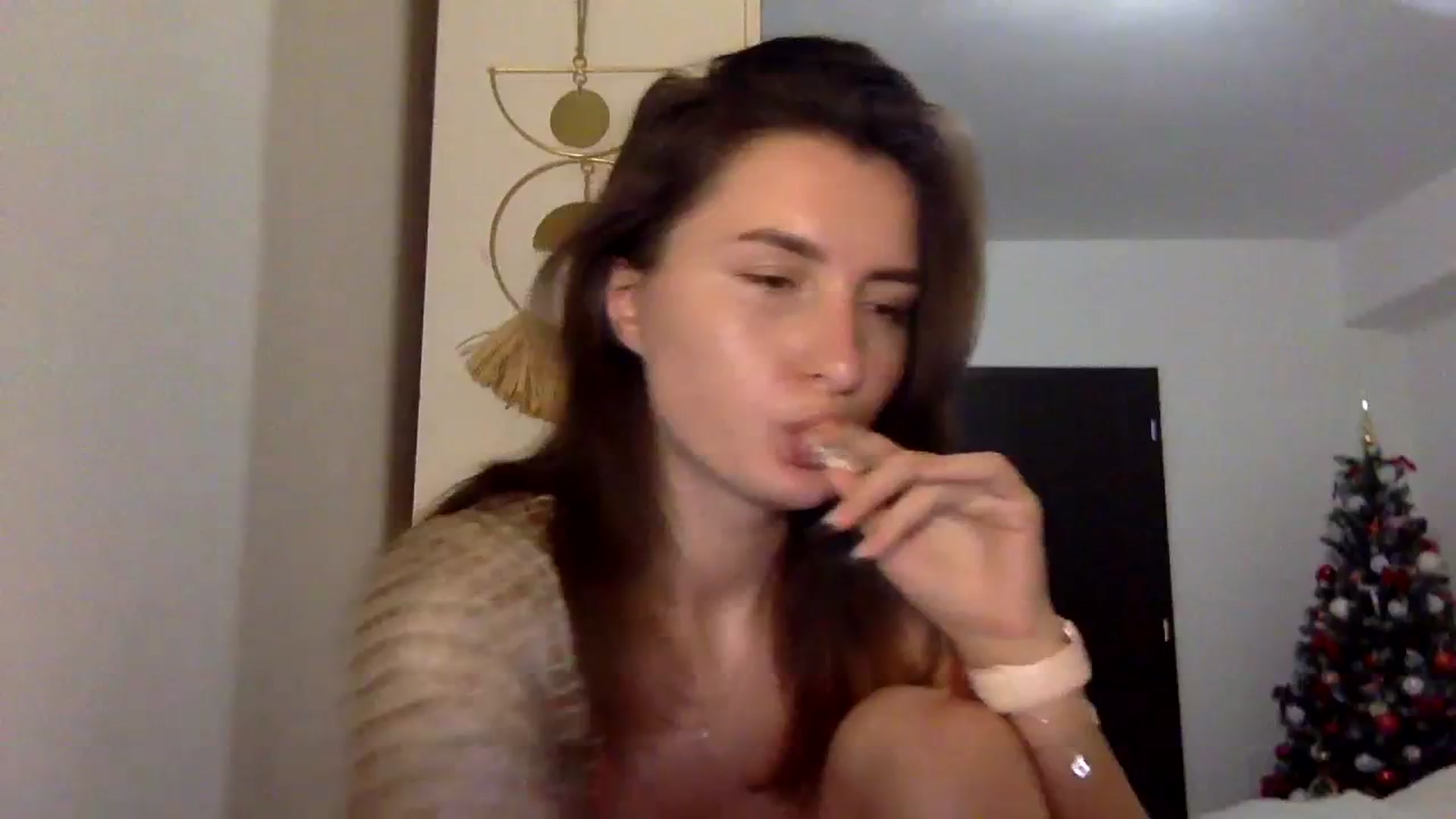 Gallery image thumbnail from EmilyRosier's myfreecams stream on, 12/16/2023, 22:03 image 1 of 20