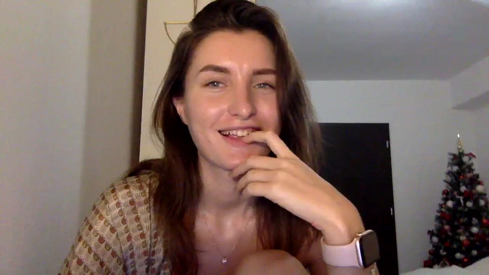 Gallery image thumbnail from EmilyRosier's myfreecams stream on, 12/16/2023, 22:03 image 15 of 20