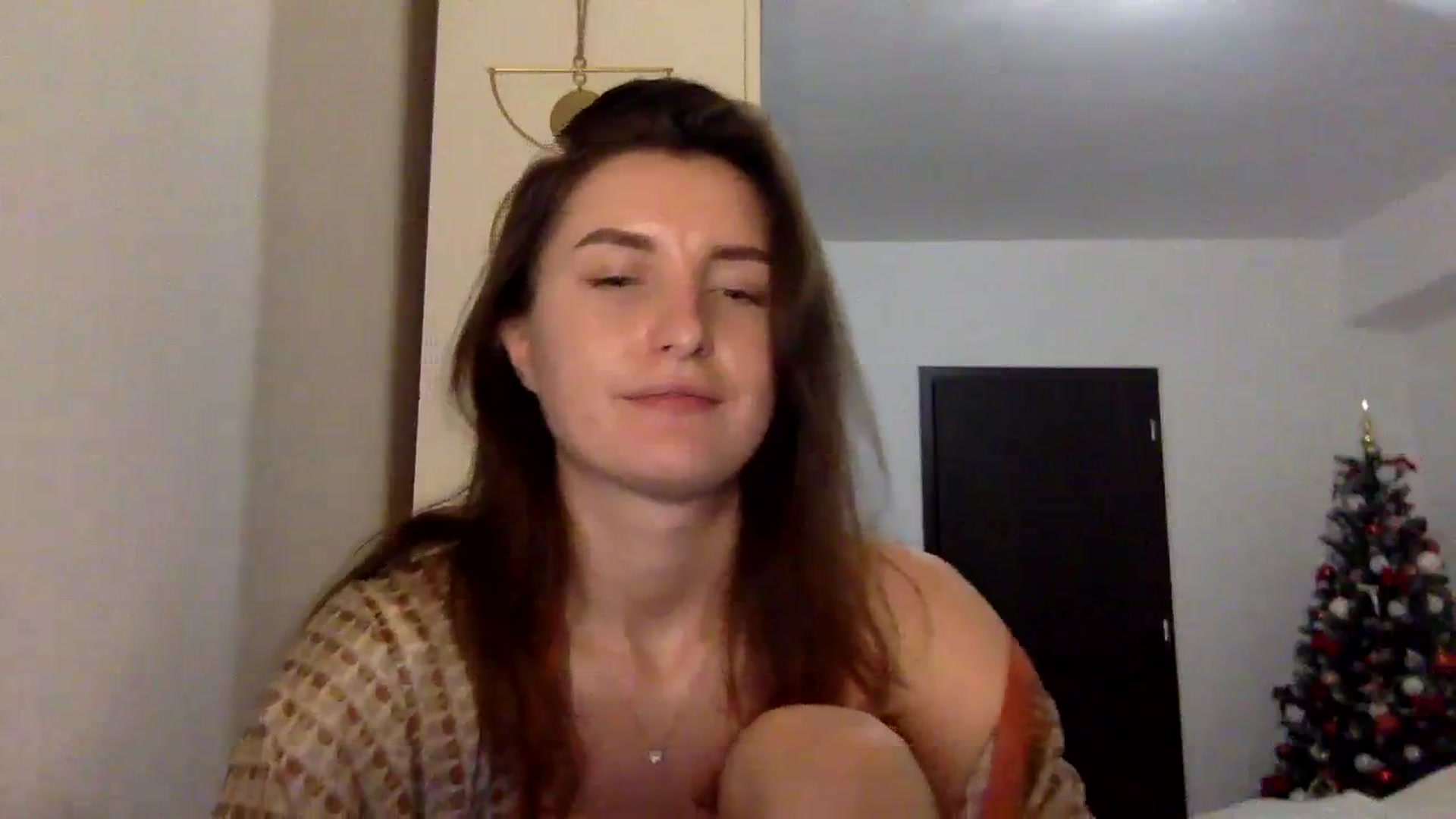 Gallery image thumbnail from EmilyRosier's myfreecams stream on, 12/16/2023, 22:03 image 18 of 20