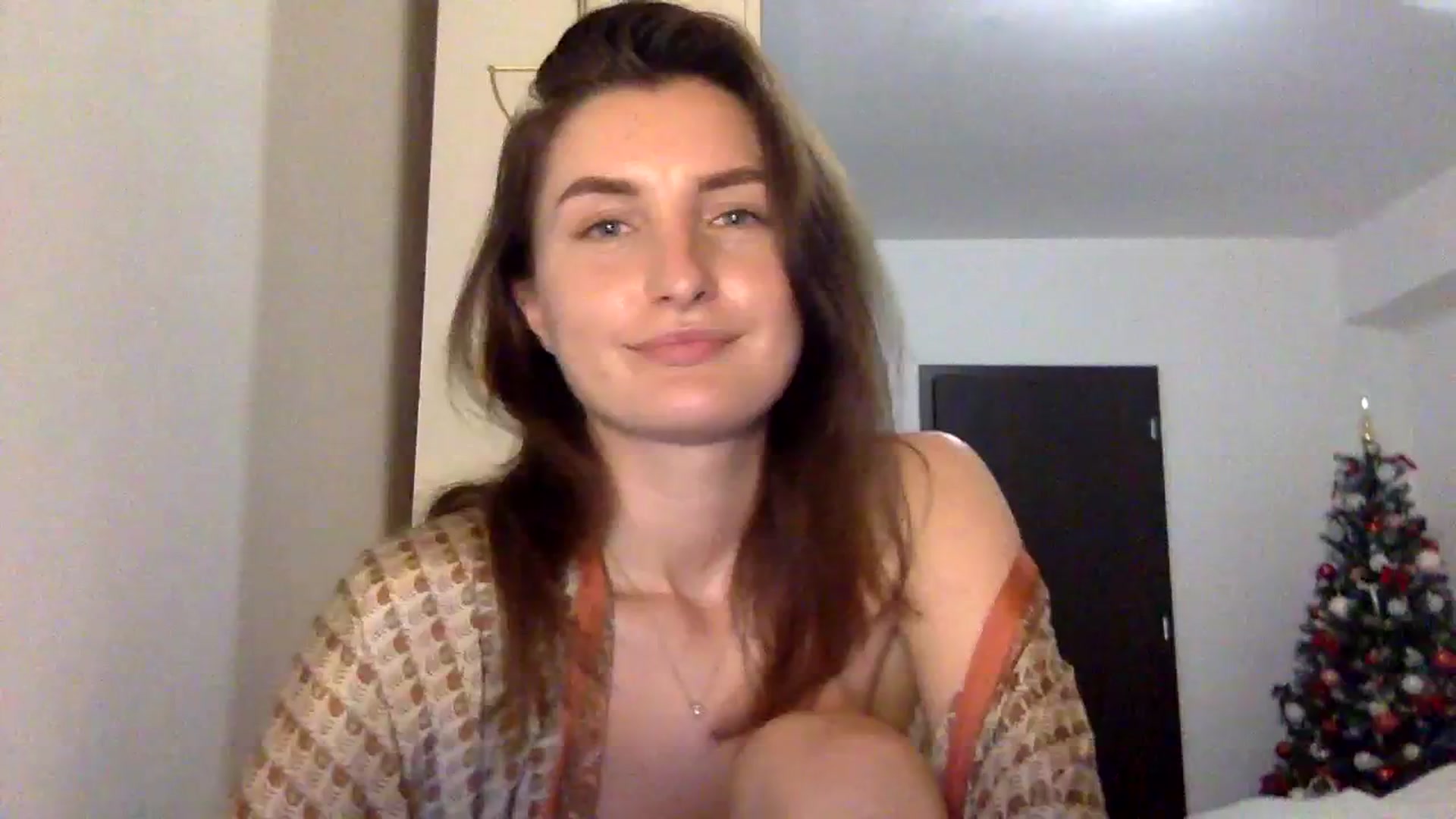 Gallery image thumbnail from EmilyRosier's myfreecams stream on, 12/16/2023, 22:03 image 10 of 20